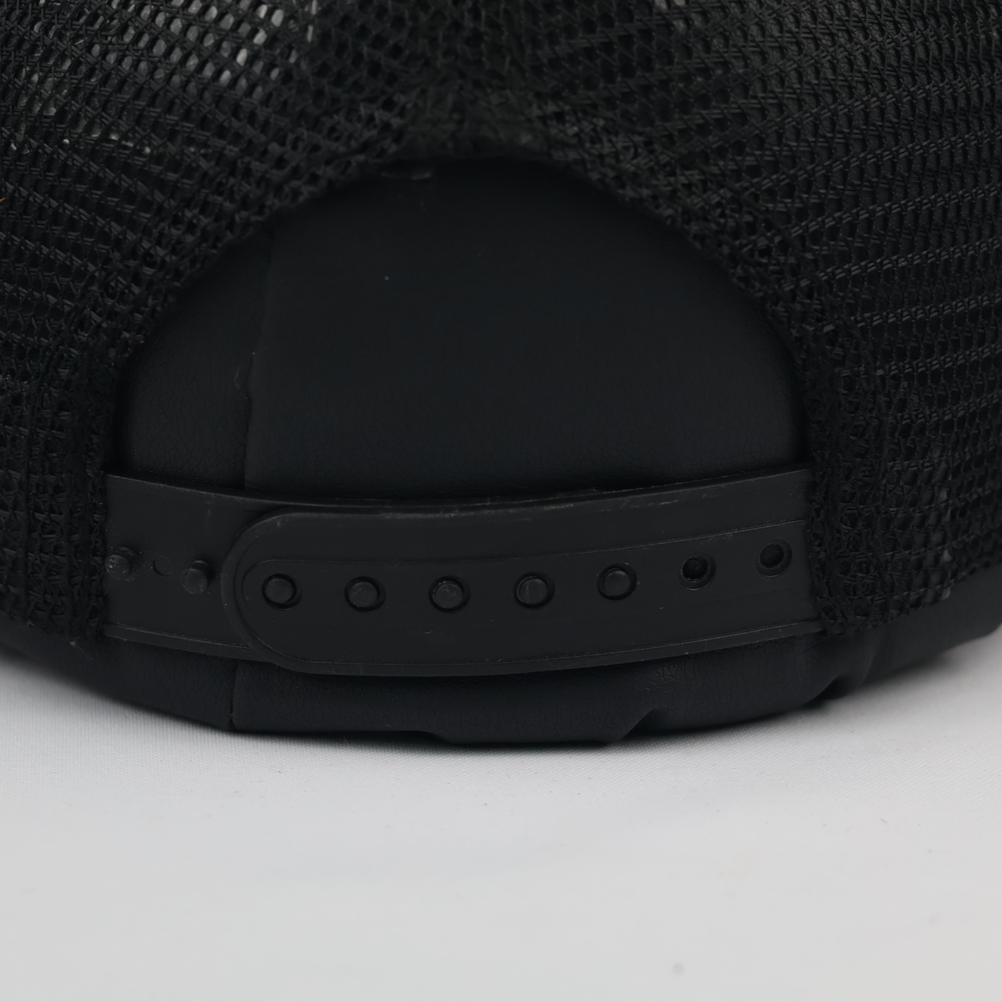 Billabong 1973 Graphic Mesh Back Trucker Hat in Black