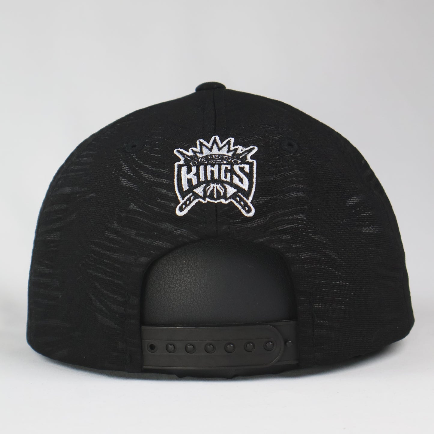 NBA Sacramento Kings Studded Snapback Cap - Black