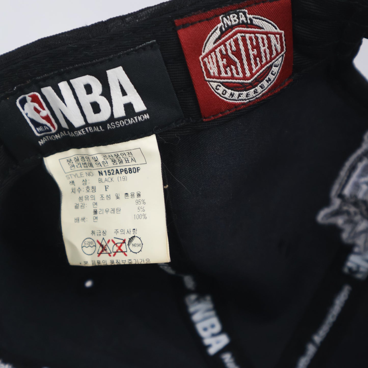 NBA Sacramento Kings Studded Snapback Cap - Black