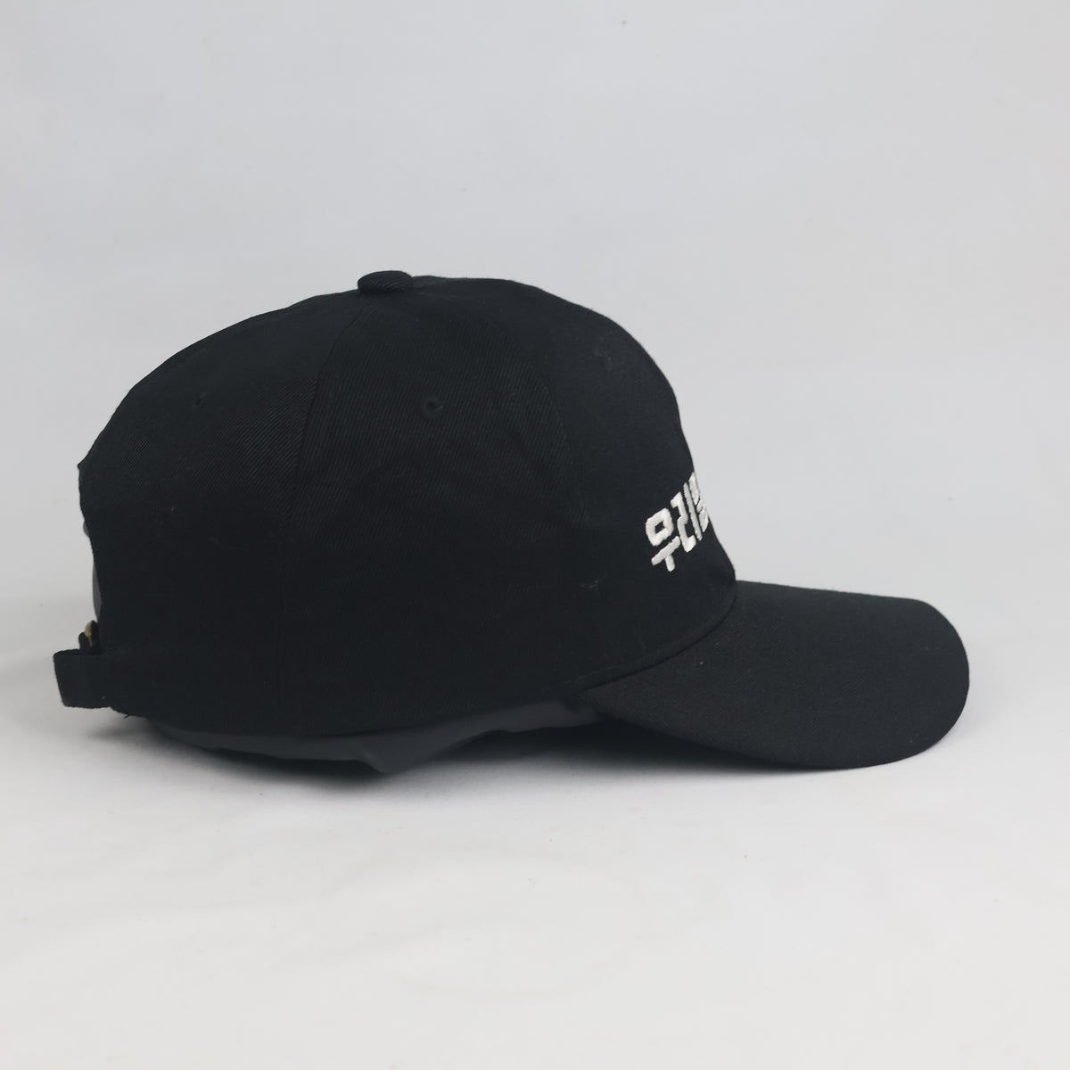 Thrifted Black Korean Text Cap | Metal Buckle Adjustable Baseball Hat | 10263