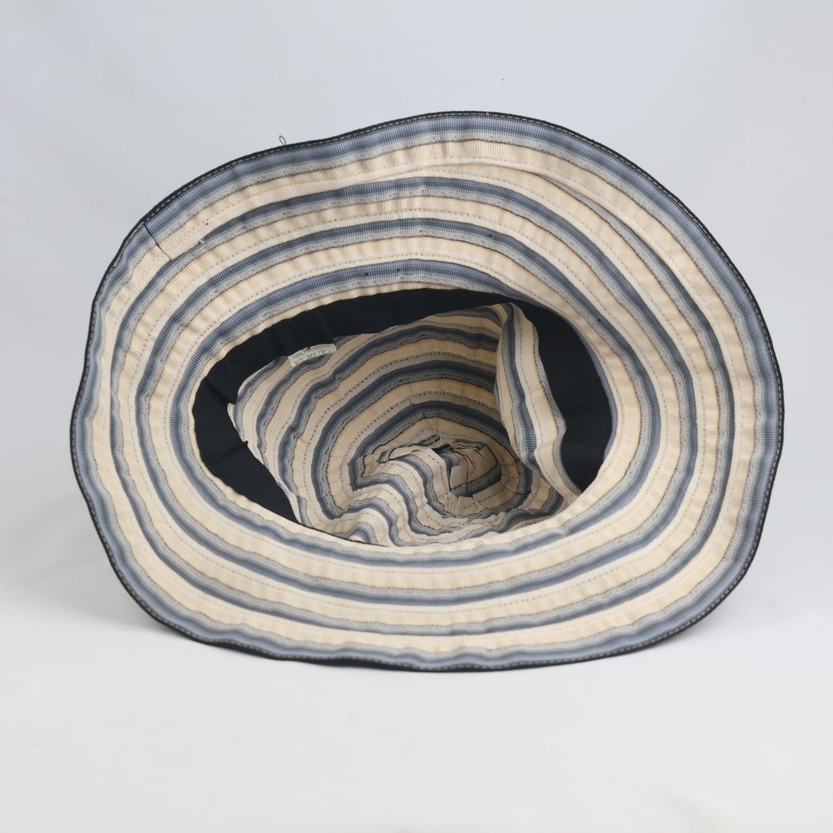 Thrifted Retro Striped Summer Beach Hat (57-58 cm)