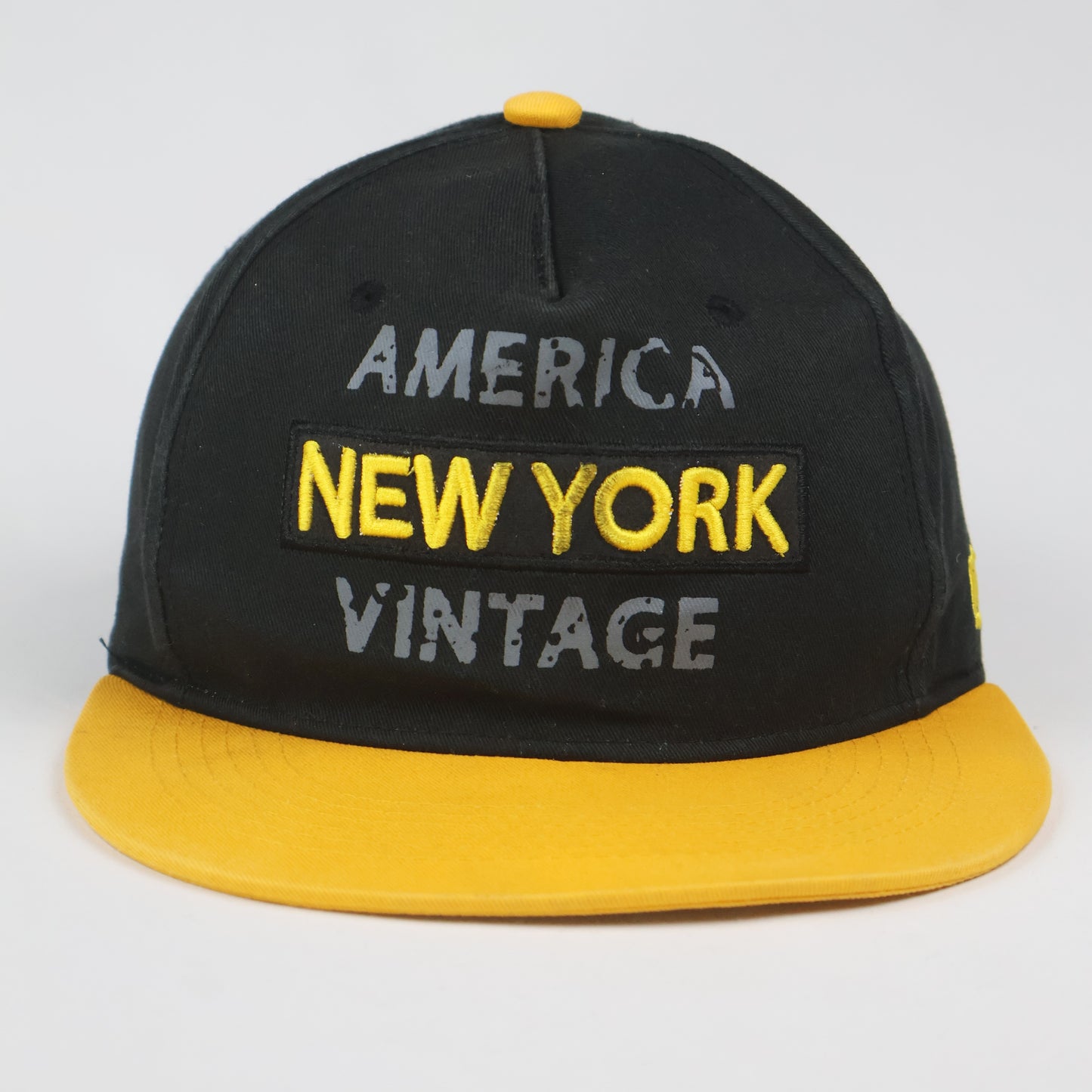 "America New York Vintage" Snapback Cap - Black/Yellow