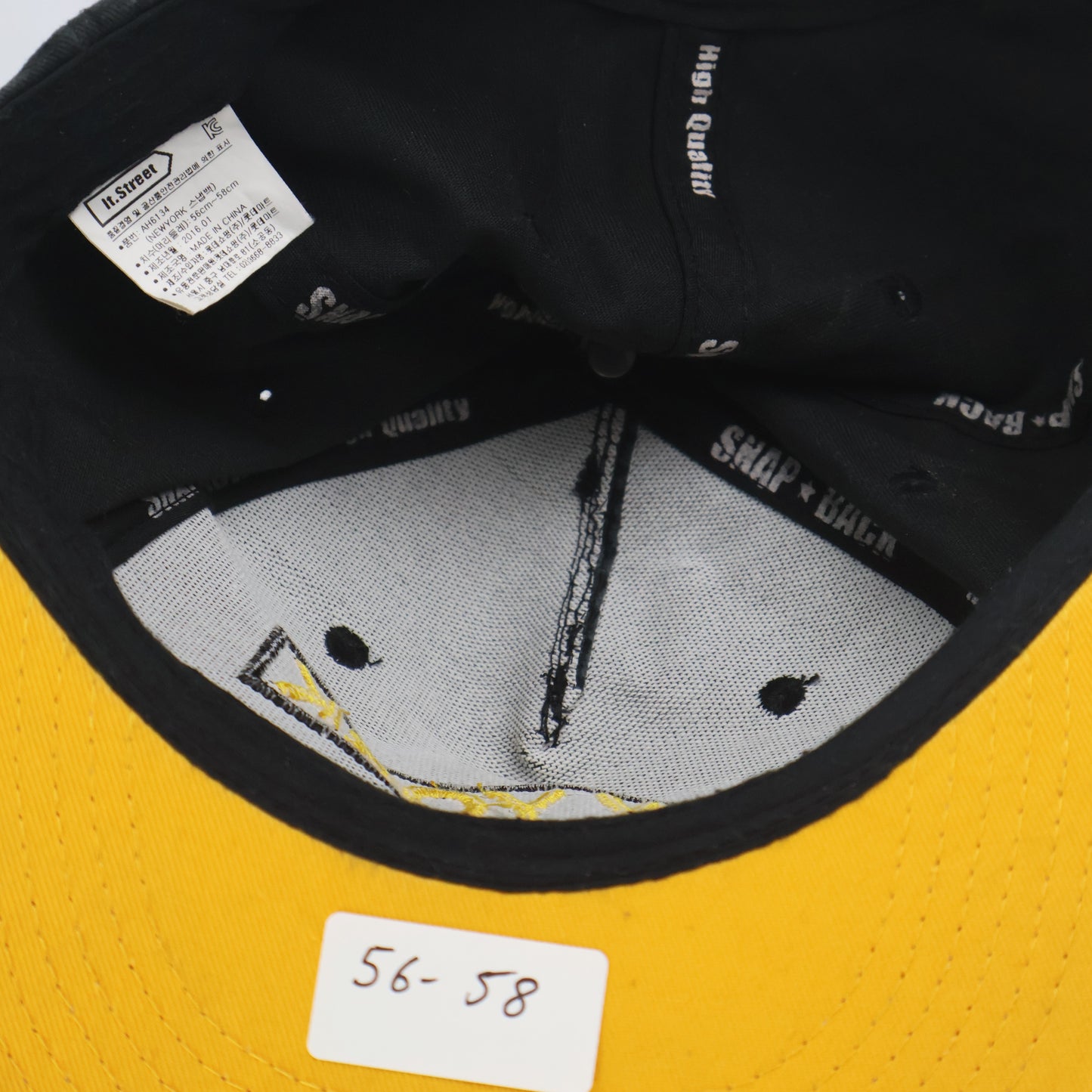 "America New York Vintage" Snapback Cap - Black/Yellow