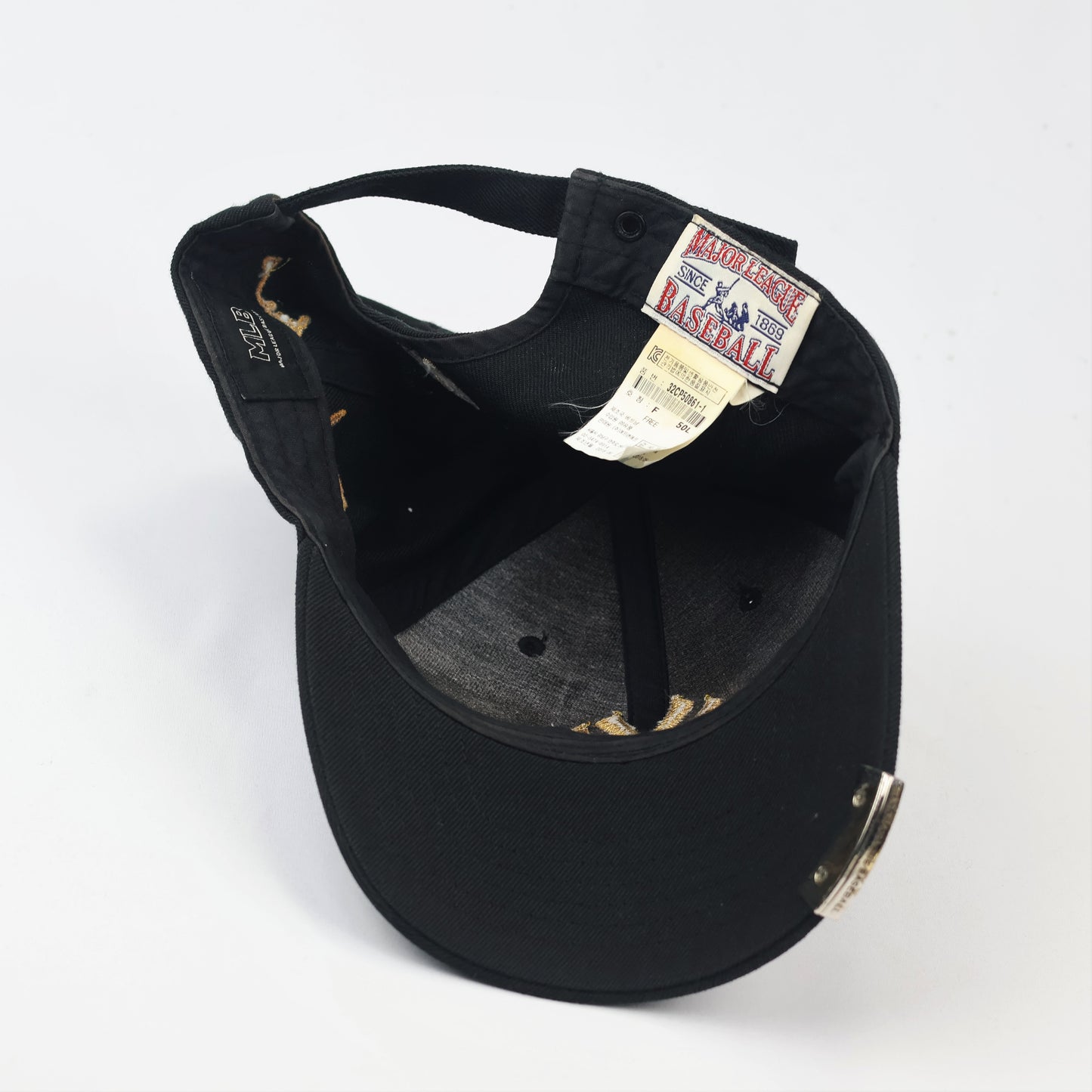 Vintage MLB New York Yankees Gold Embroidered Thrifted Cap - Black