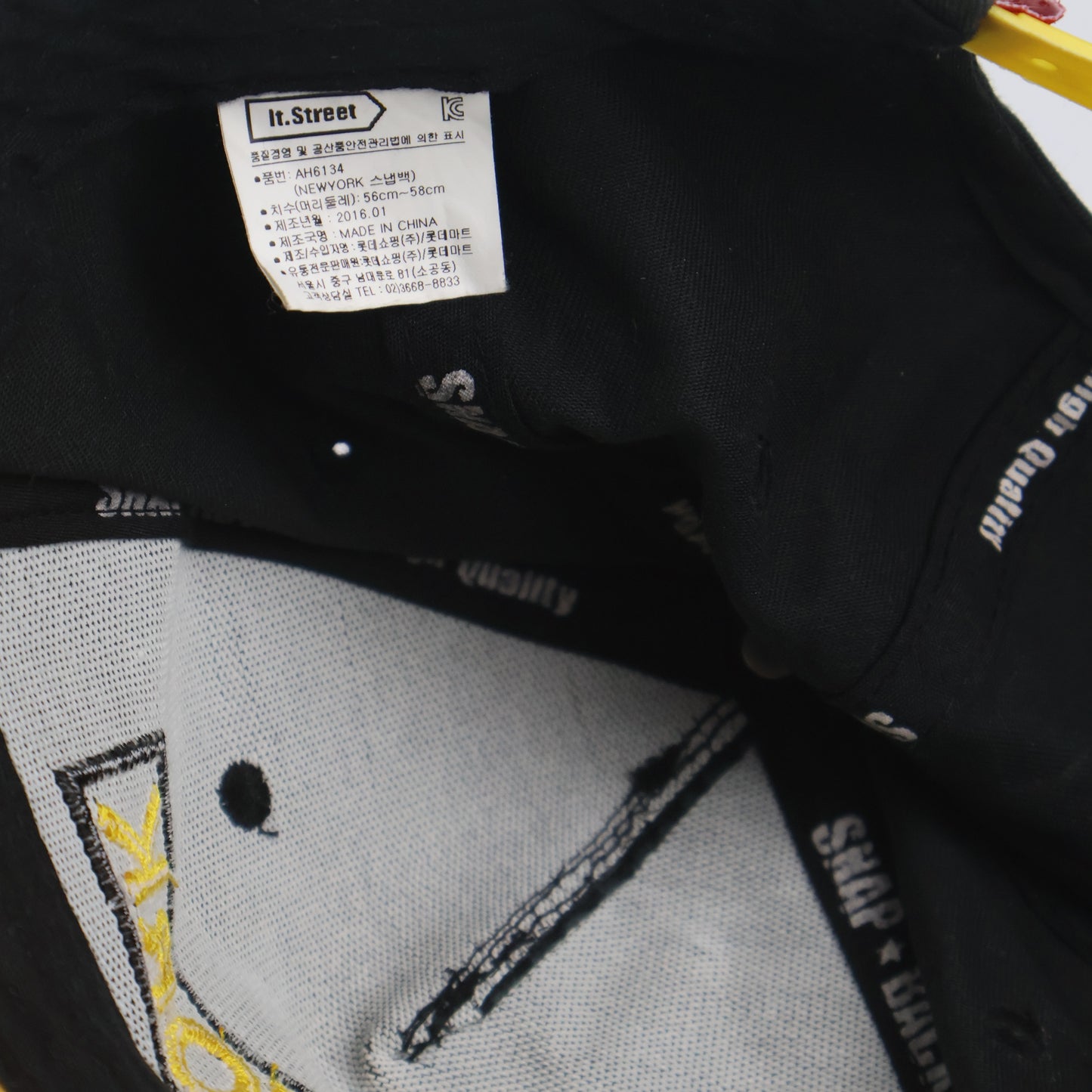 "America New York Vintage" Snapback Cap - Black/Yellow