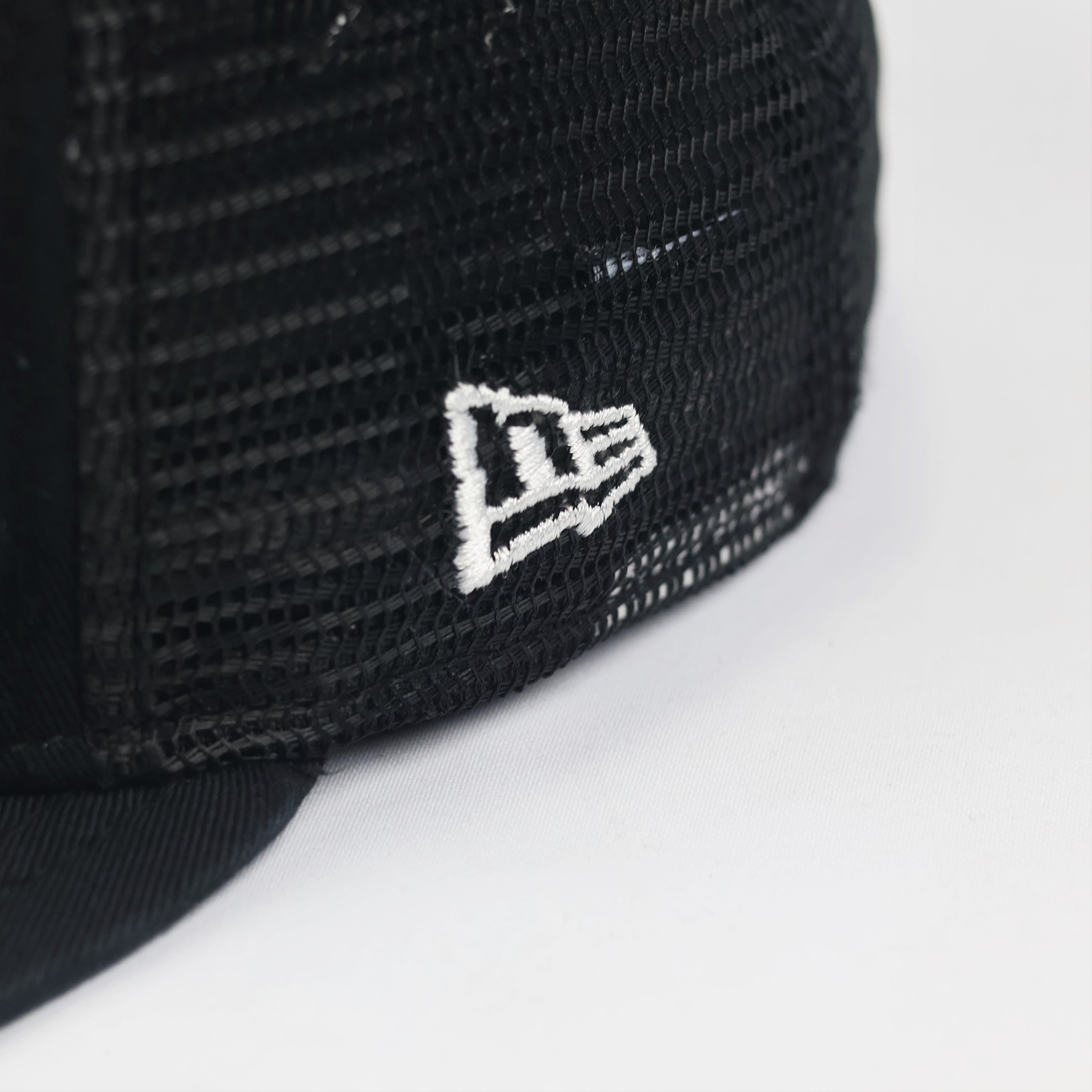 New Era 9FIFTY Los Angeles Dodgers Trucker Thrifted Hat - Black