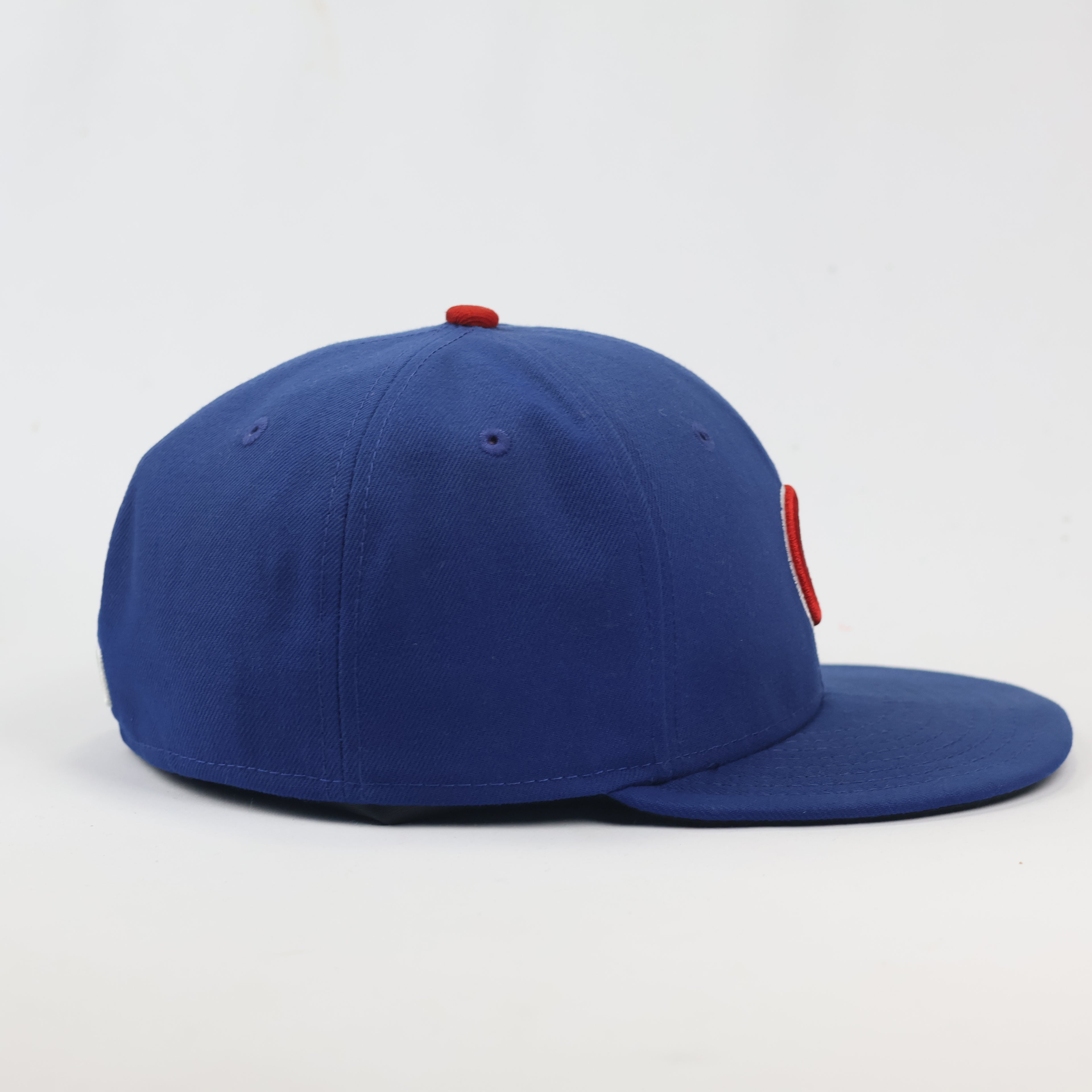 Vintage Chicago Cubs MLB Thrifted Fitted Cap by New Era - Size 7 1/4