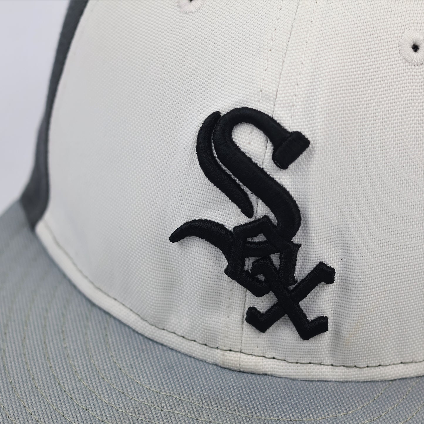 New Era 59FIFTY Chicago White Sox Thrifted Fitted Hat - Grey & White