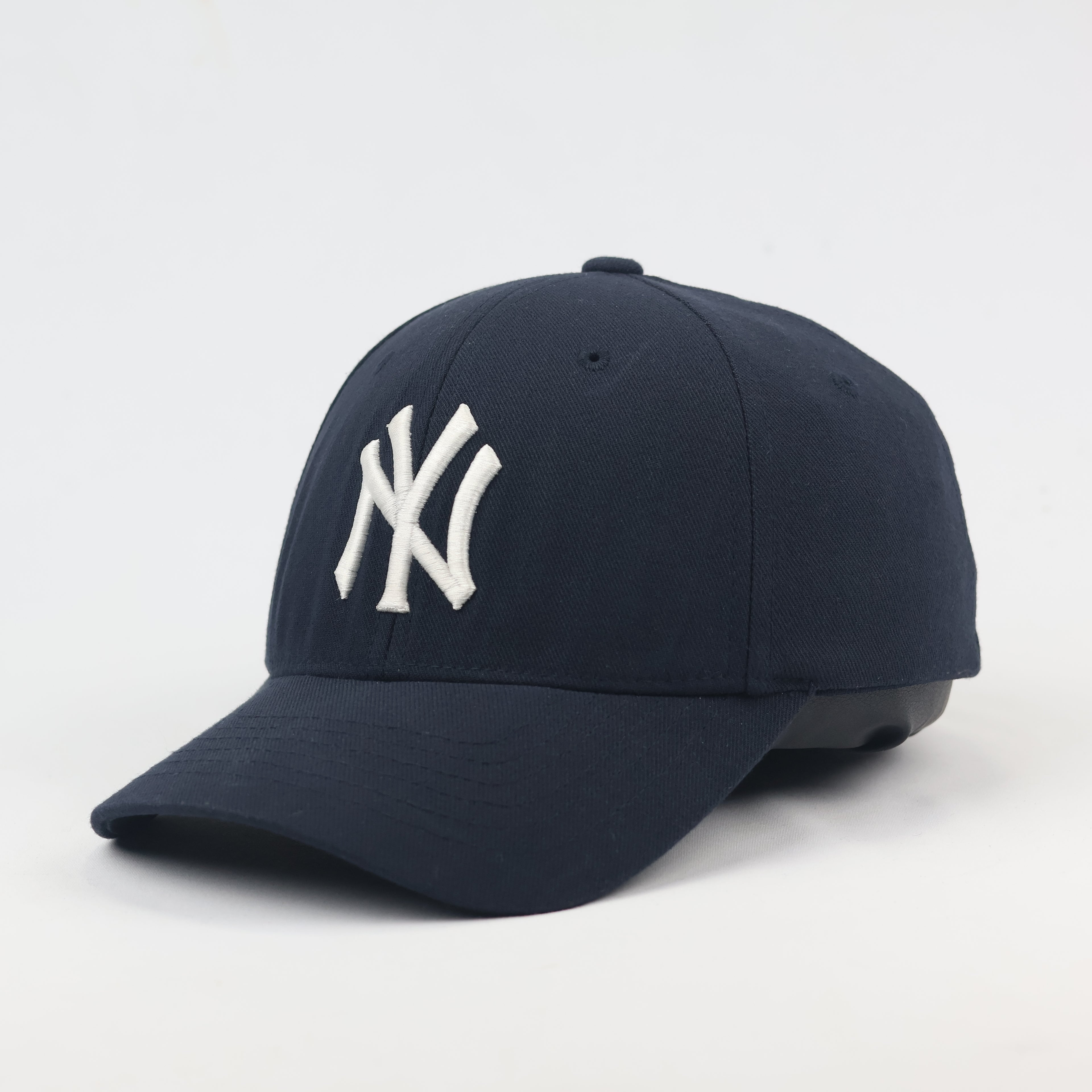 Vintage NY Yankees Embroidered Logo Thrifted Hat - Navy Blue Small-XS