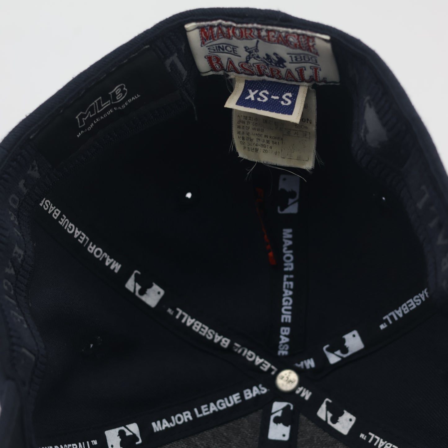 Vintage NY Yankees Embroidered Logo Thrifted Hat - Navy Blue Small-XS