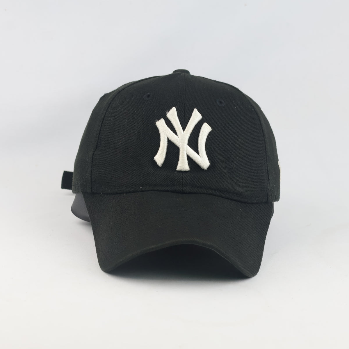 thrifted Retro MLB New Era Black NY Logo Hat (58-60 cm)  | 10337