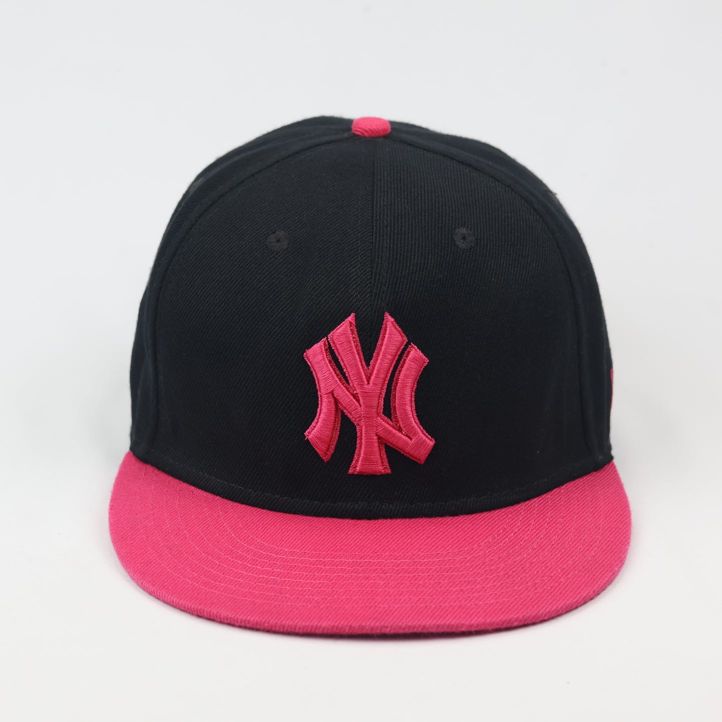 New York Yankees New Era 59FIFTY Fitted Replica Hat – Black & Pink