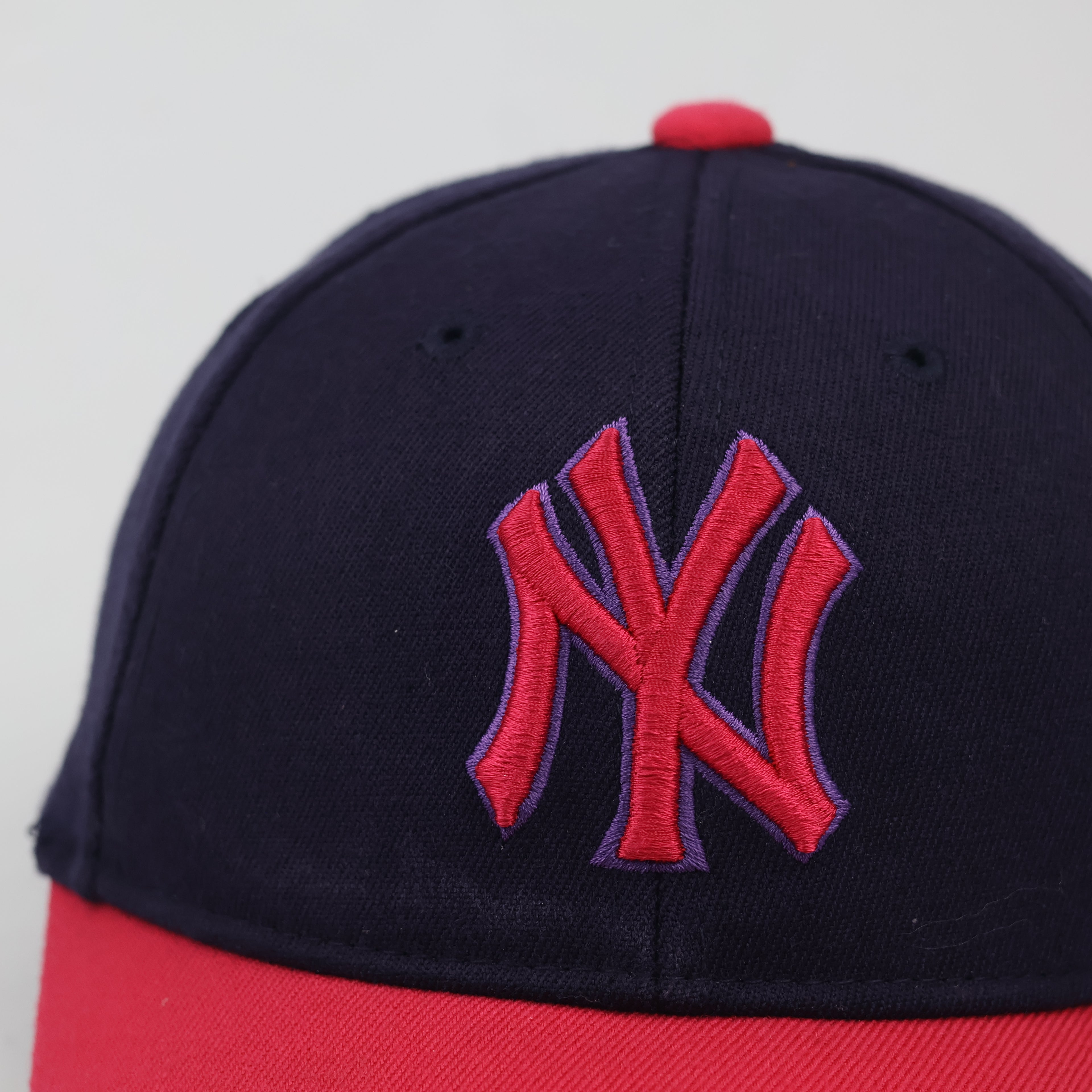 Thrifted MLB Yankees Embroidered Navy Blue and Pink Kids/Small Cap