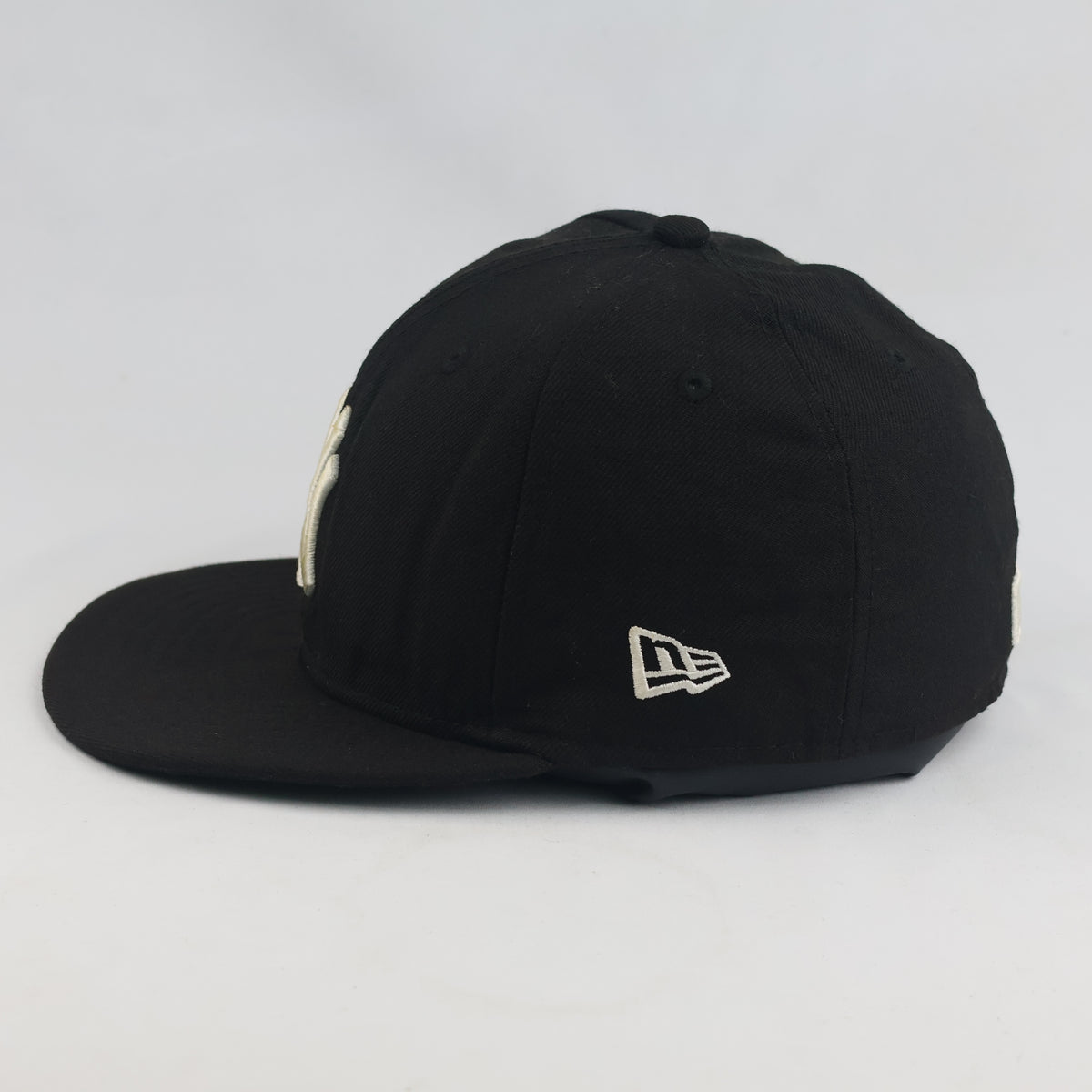 Thrifted New Era Black Fitted Baseball Cap (55-56cm) | 10371