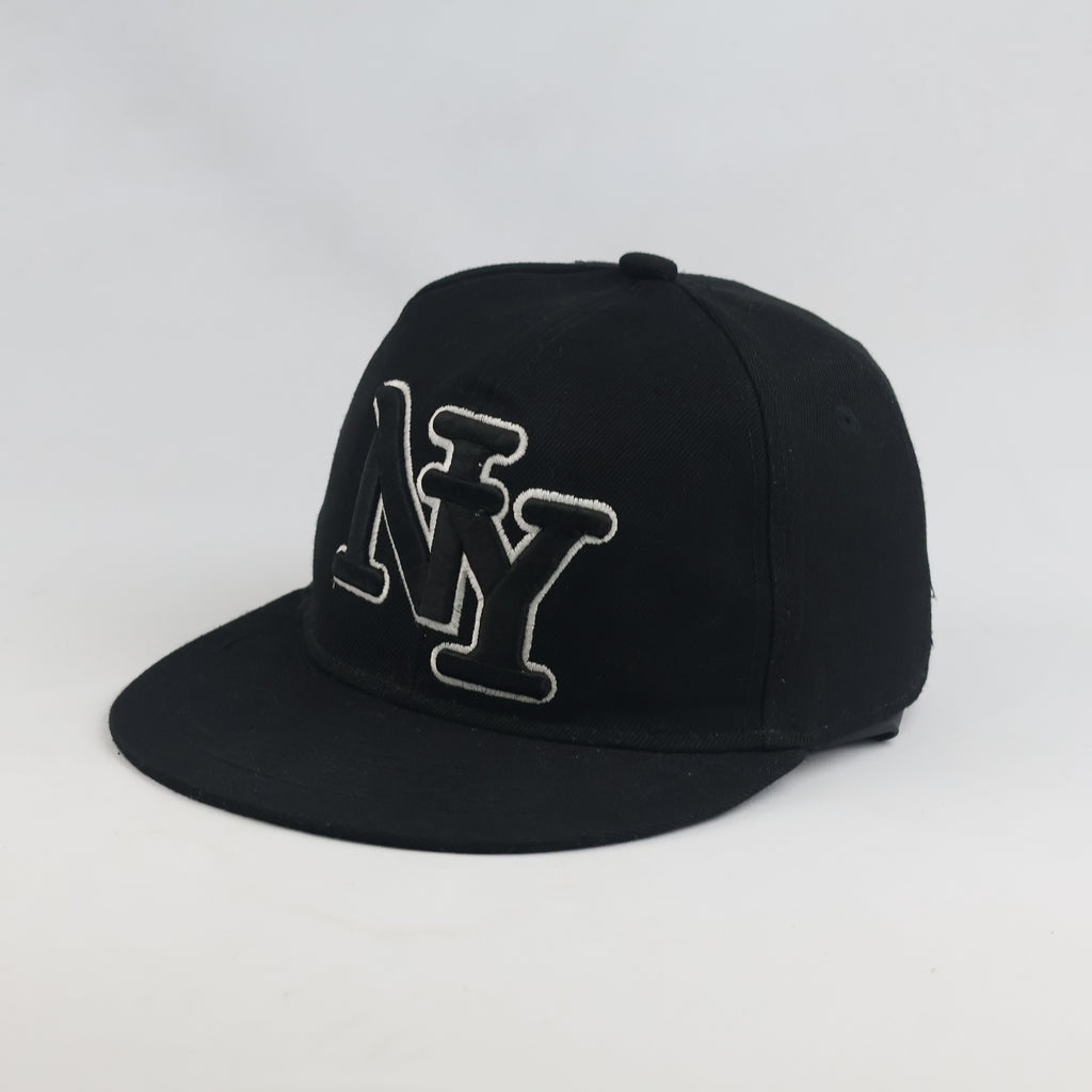 Thrifted Minimalist Urban Streetwear Black Fitted Flat Cap (57–58 cm) | 10401