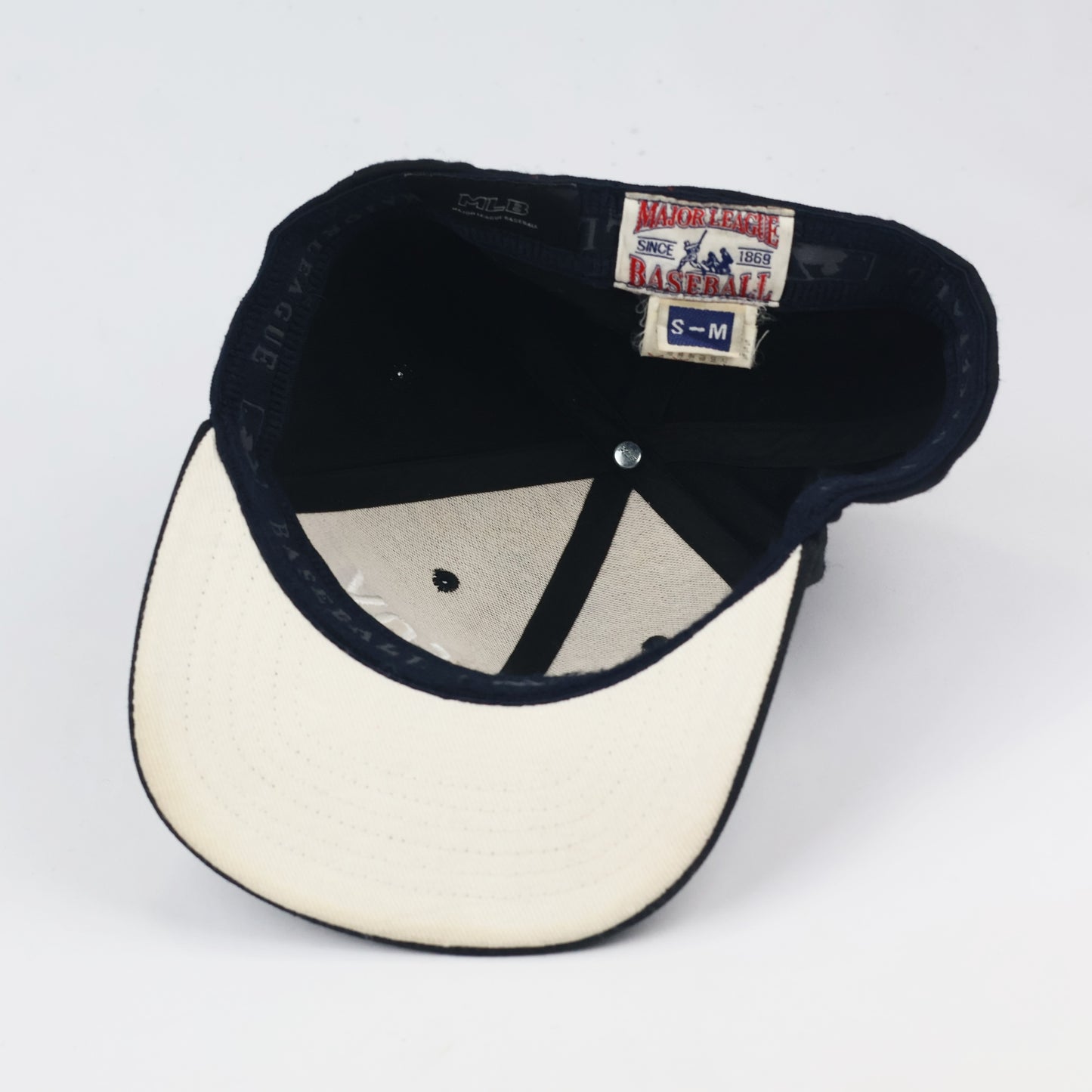 Vintage Chicago White Sox MLB Embroidered Cap - Black/White