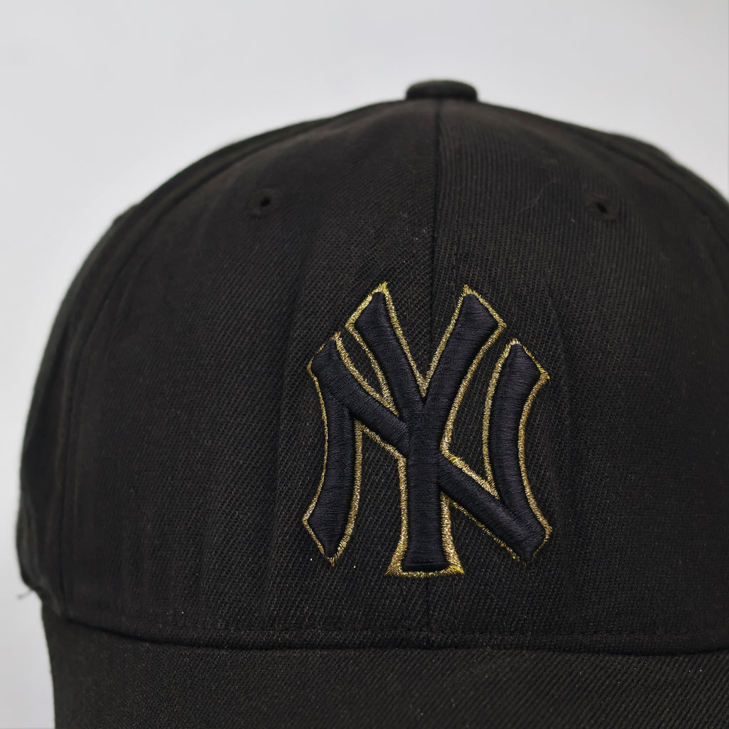 Thrifted MLB New York Yankees Black Fitted Cap - Size M-XL (60-62 cm)