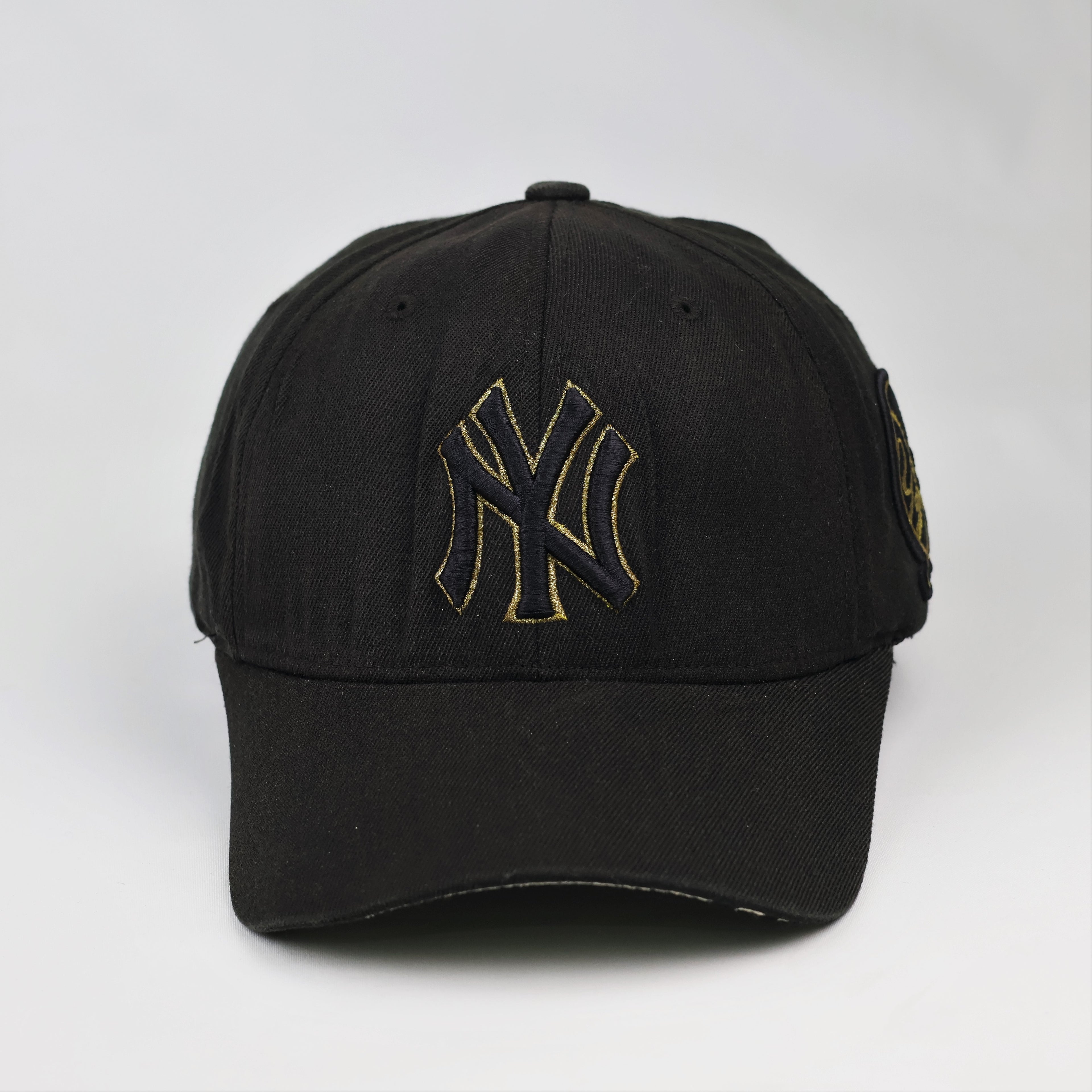 Thrifted MLB New York Yankees Black Fitted Cap - Size M-XL (60-62 cm)