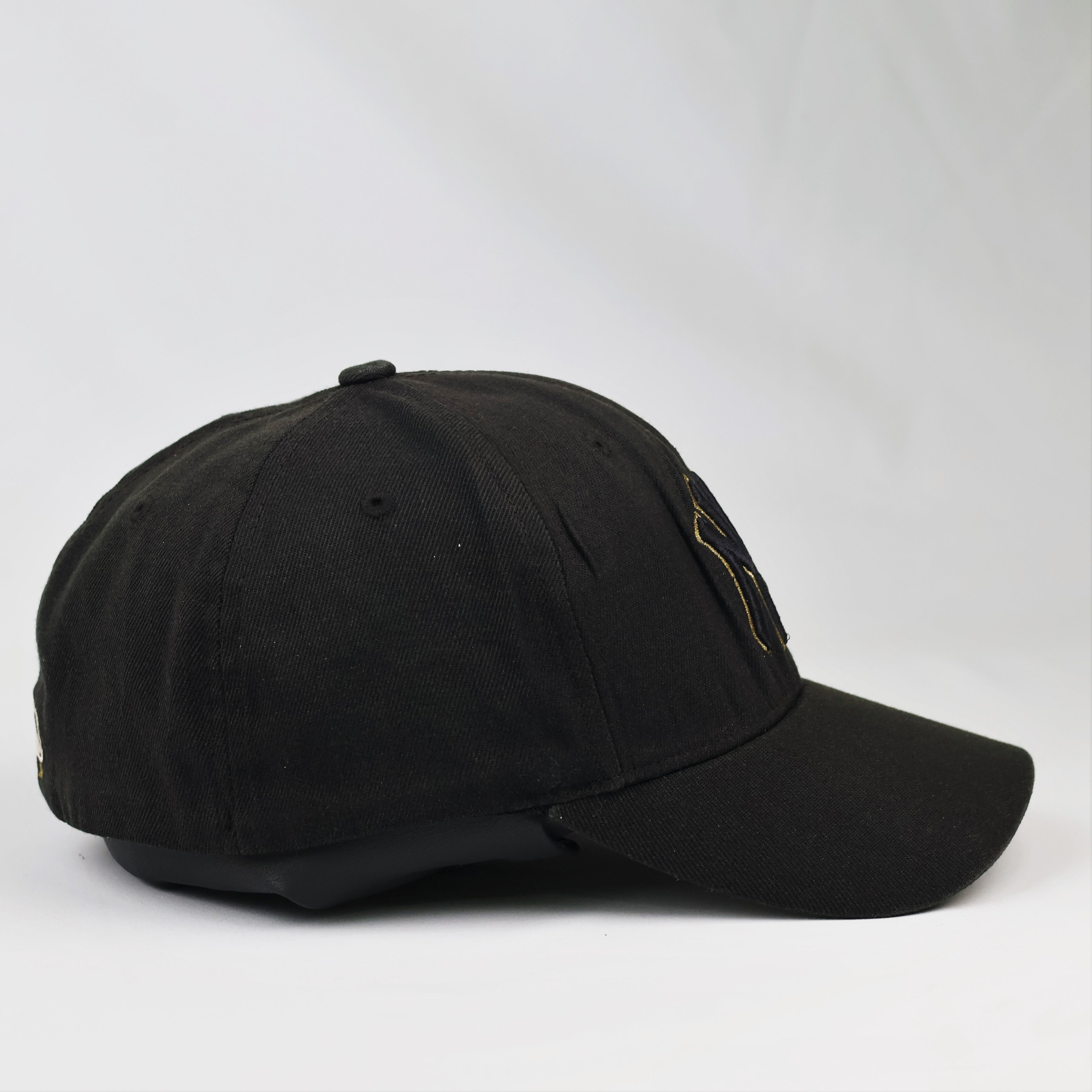 Thrifted MLB New York Yankees Black Fitted Cap - Size M-XL (60-62 cm)