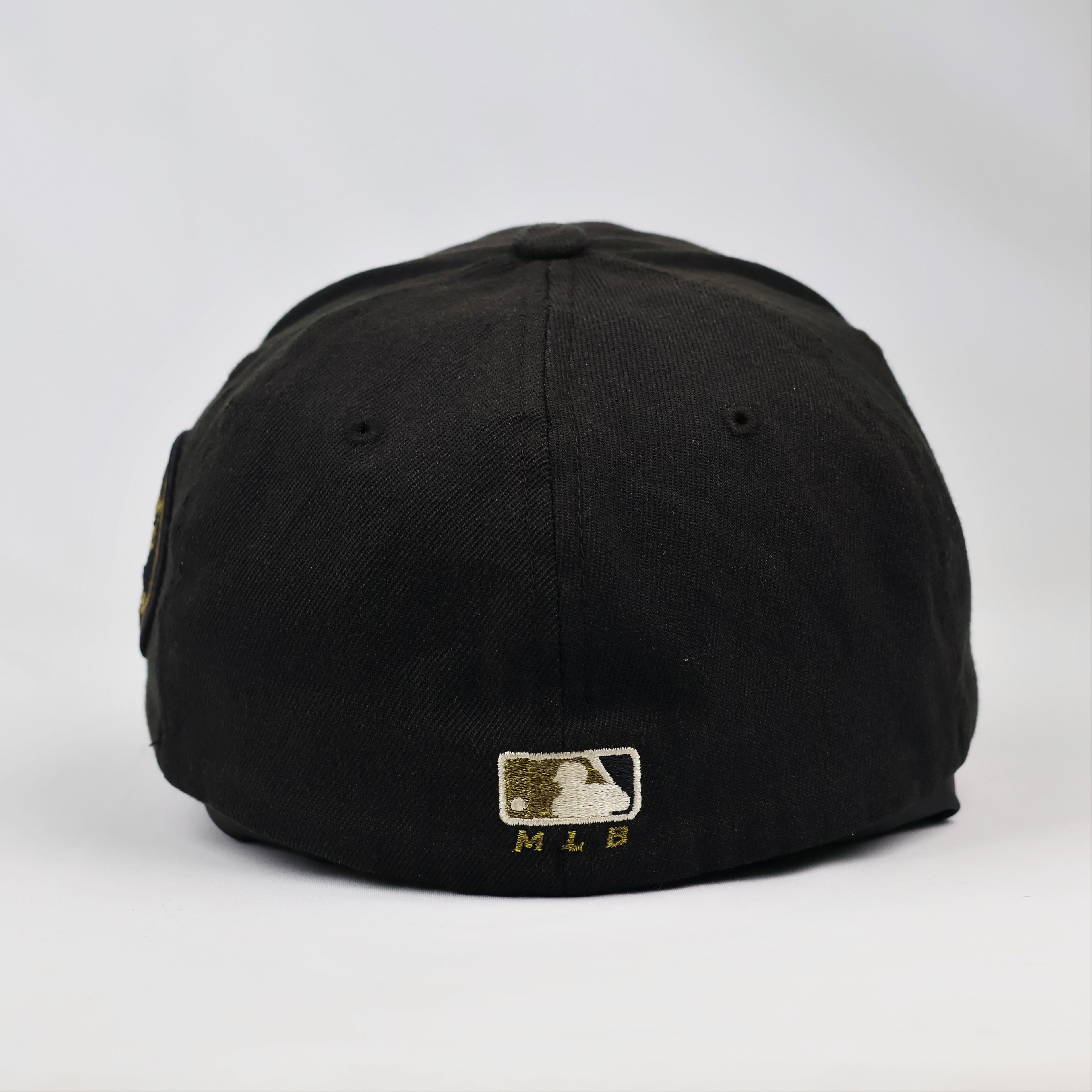 Thrifted MLB New York Yankees Black Fitted Cap - Size M-XL (60-62 cm)