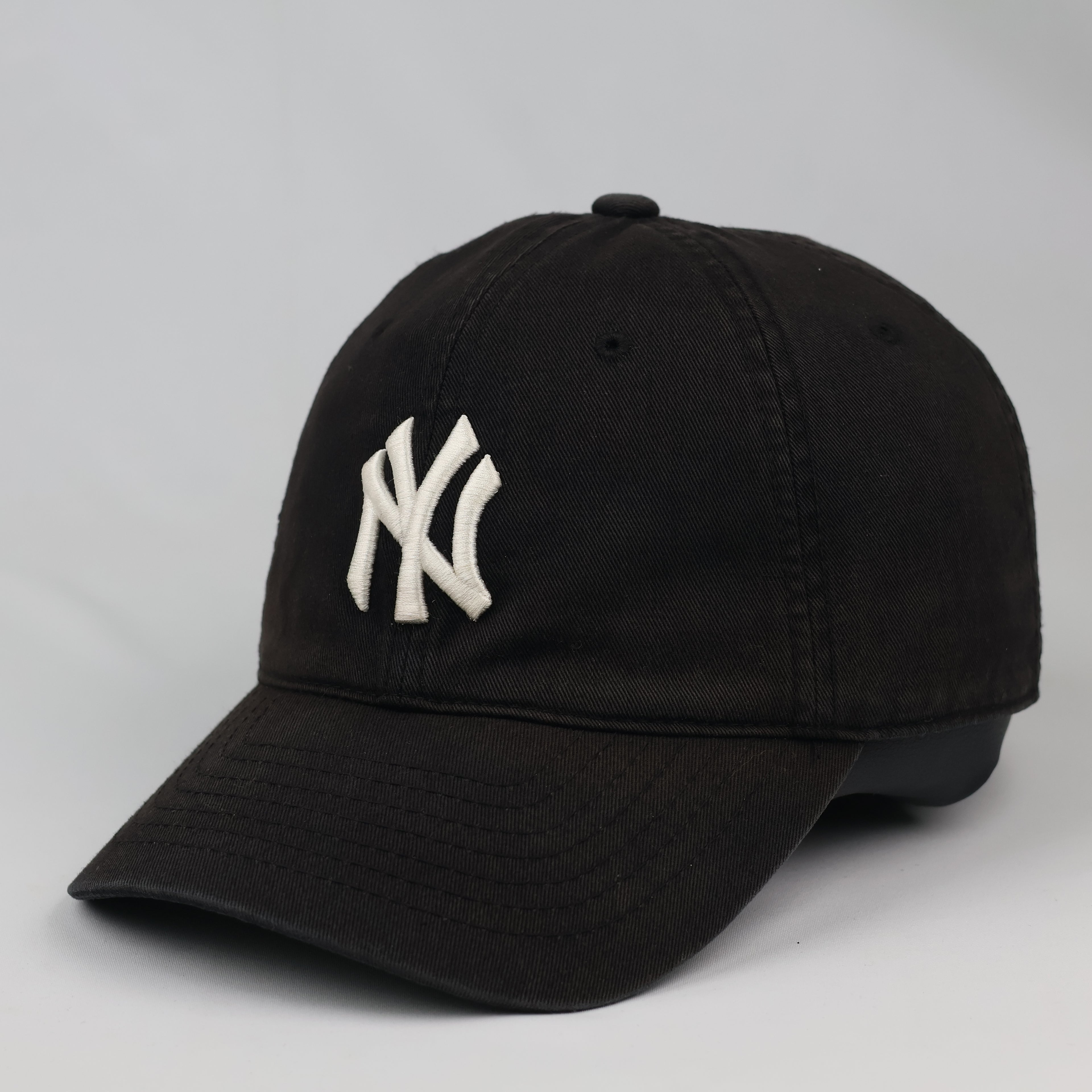 MLB New York Yankees Black Strapback Thrifted Hat - Size 57-59 cm
