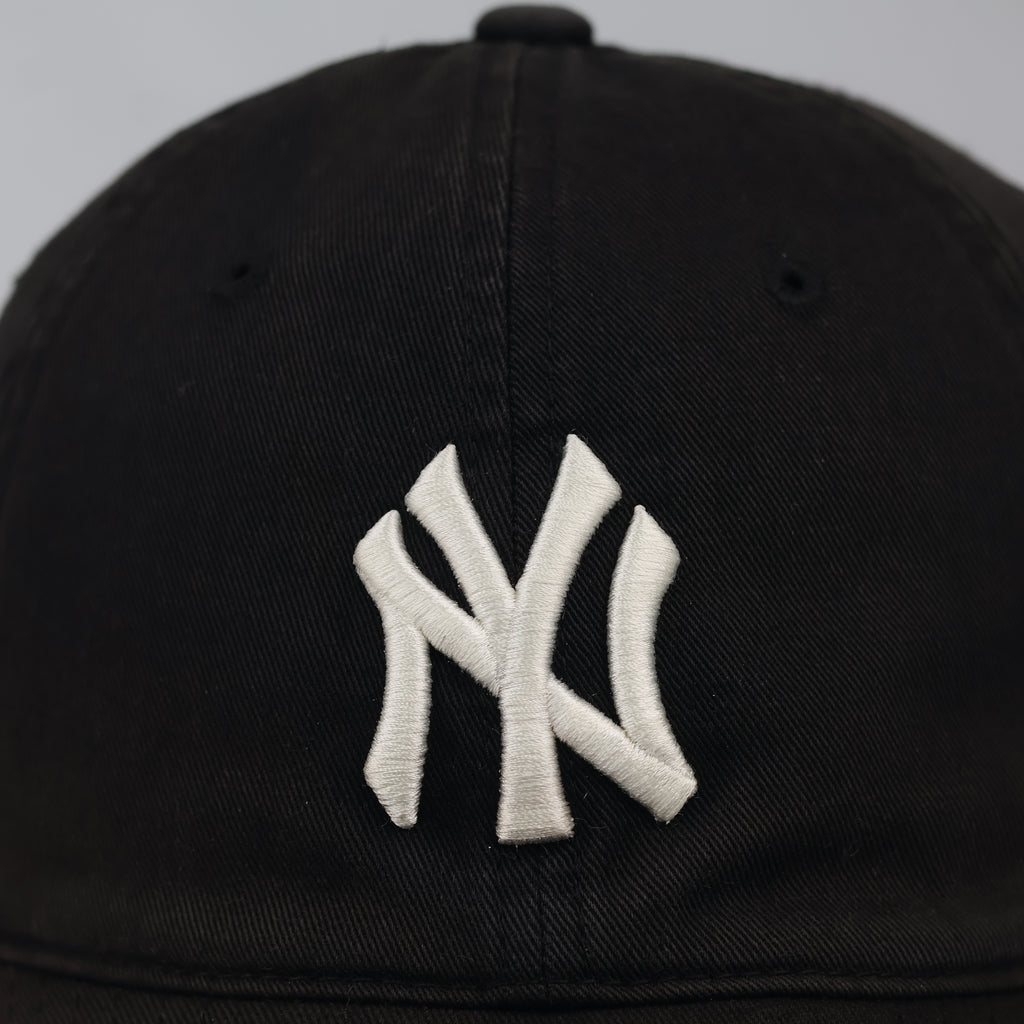 MLB New York Yankees Black Strapback Thrifted Hat - Size 57-59 cm