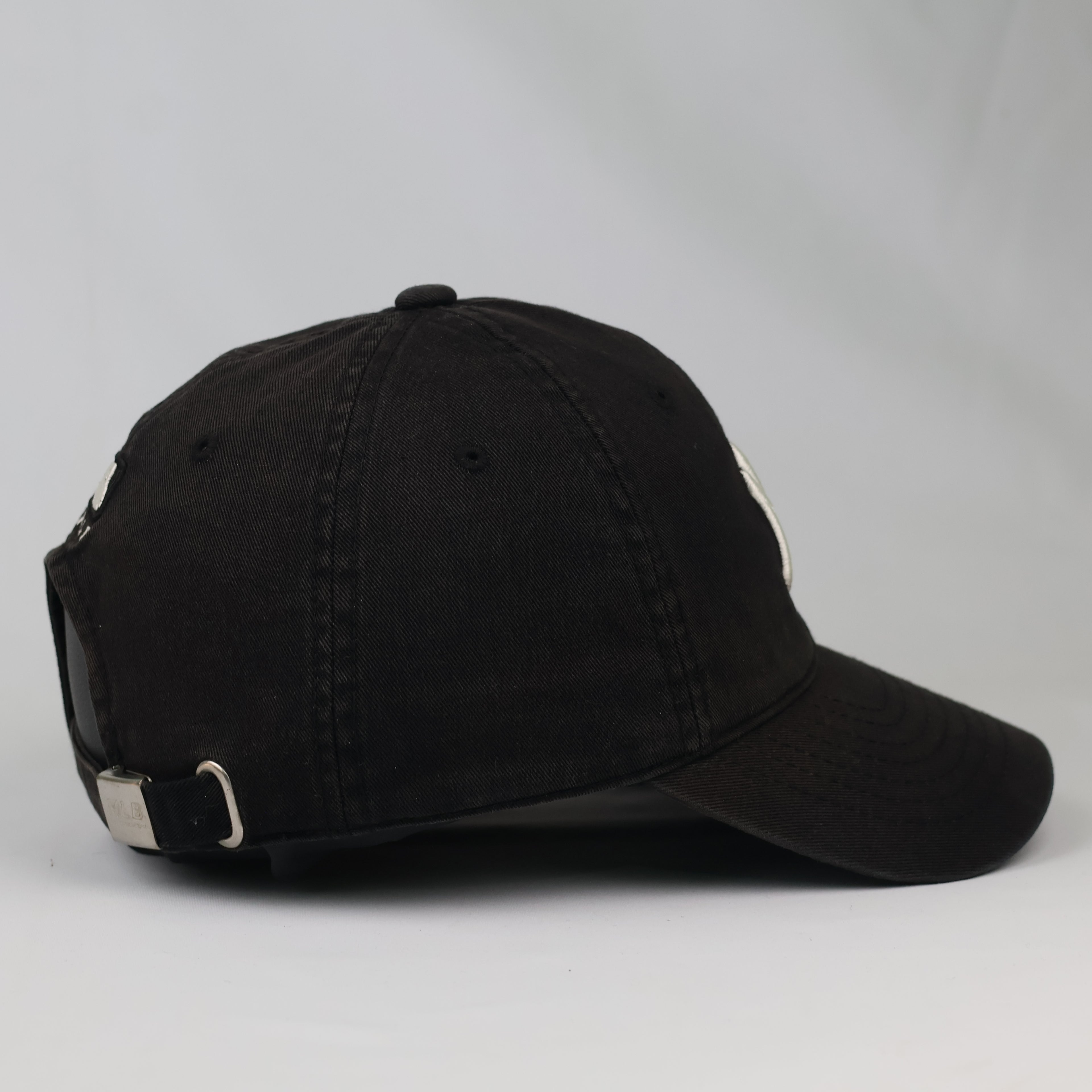 MLB New York Yankees Black Strapback Thrifted Hat - Size 57-59 cm