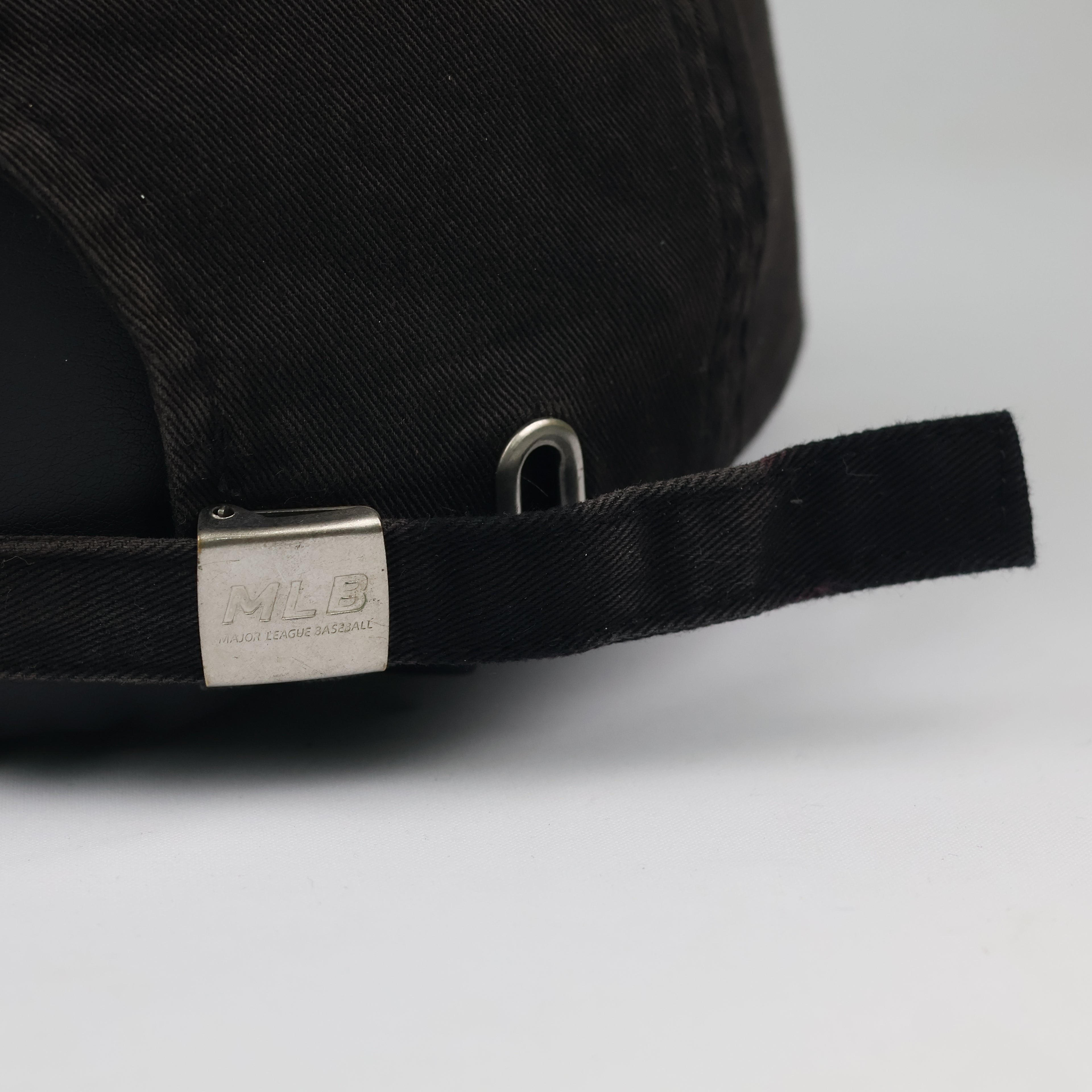 MLB New York Yankees Black Strapback Thrifted Hat - Size 57-59 cm