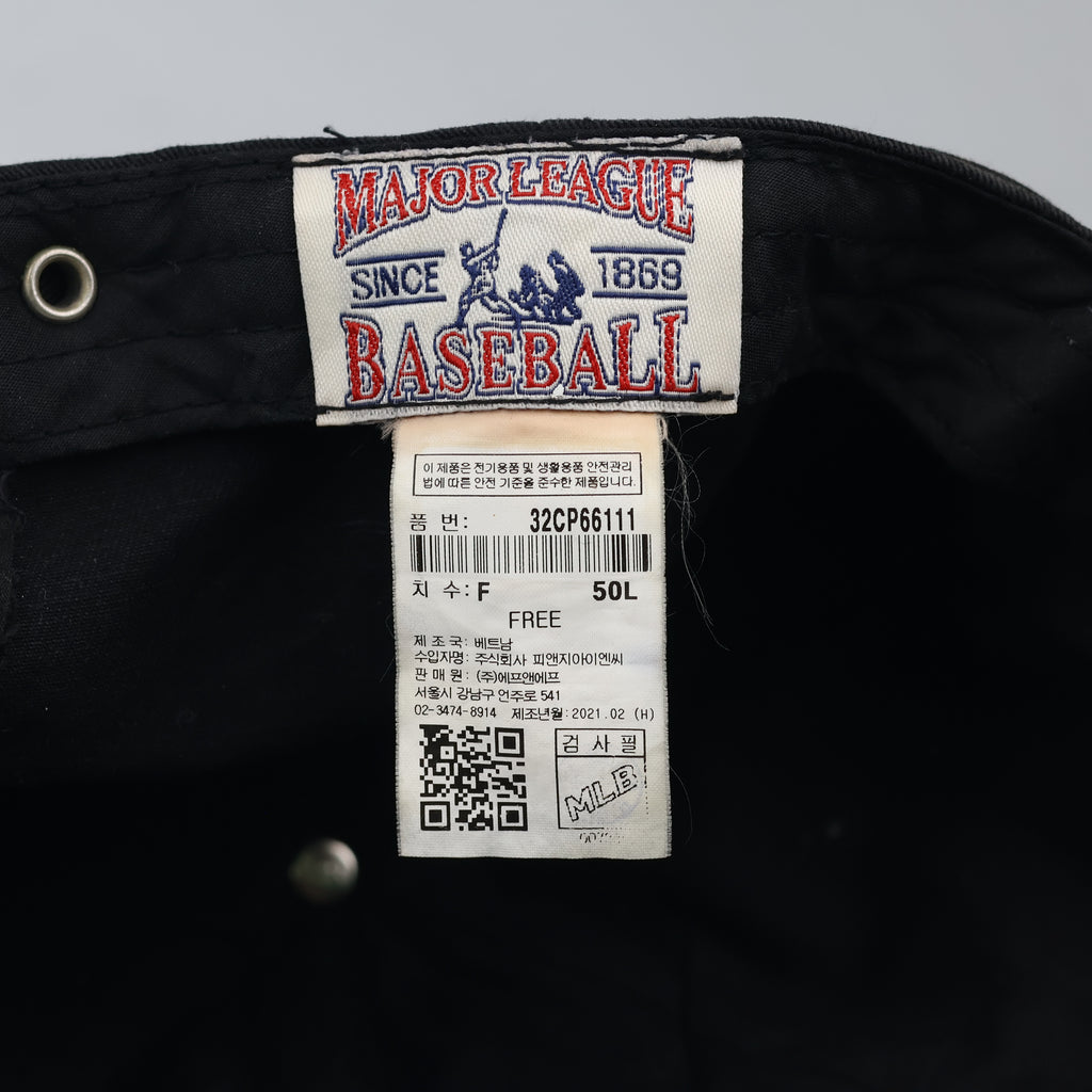 MLB New York Yankees Black Strapback Thrifted Hat - Size 57-59 cm