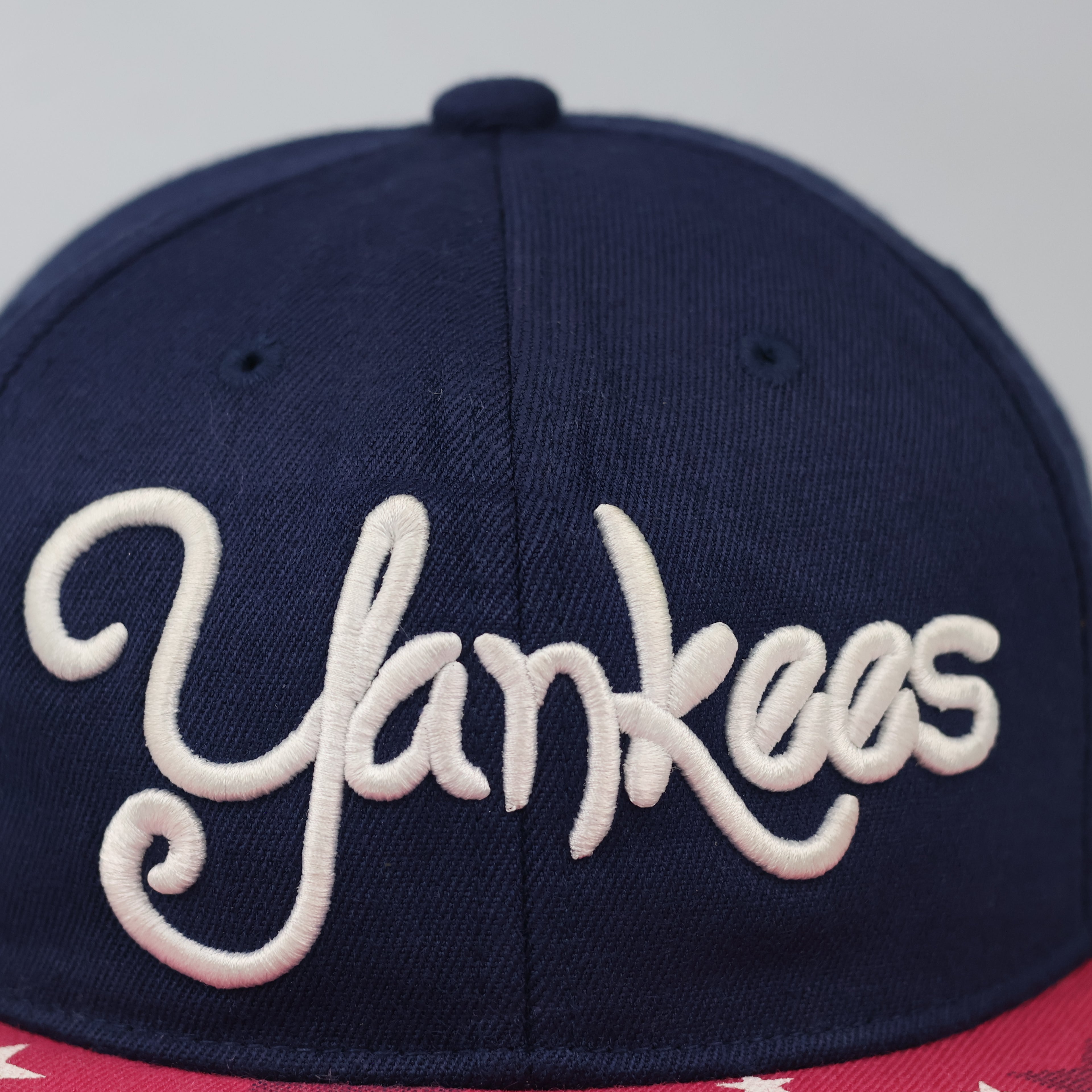 New York Yankees Embroidered Star Brim Cap - Navy Blue/Pink Snapback