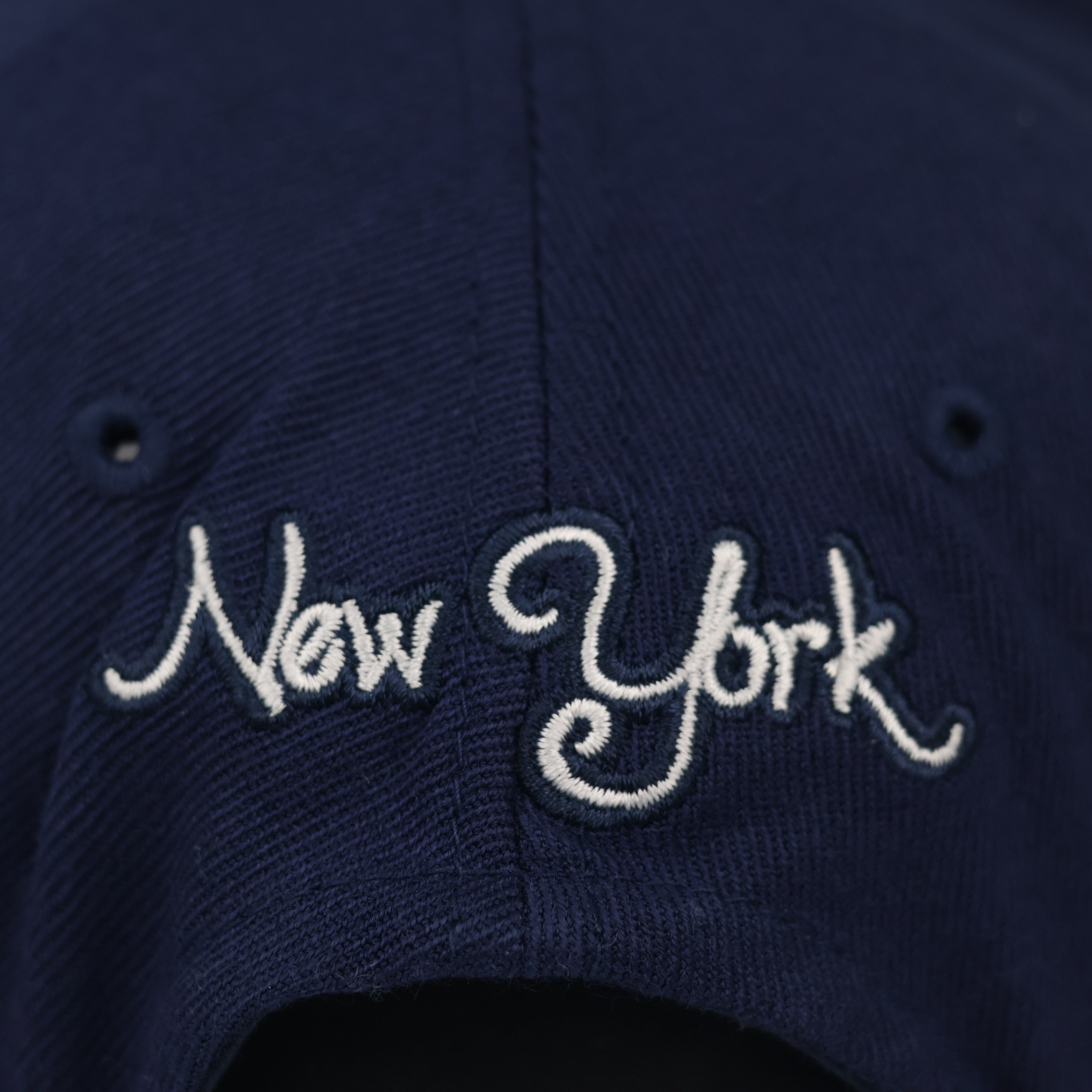 New York Yankees Embroidered Star Brim Cap - Navy Blue/Pink Snapback