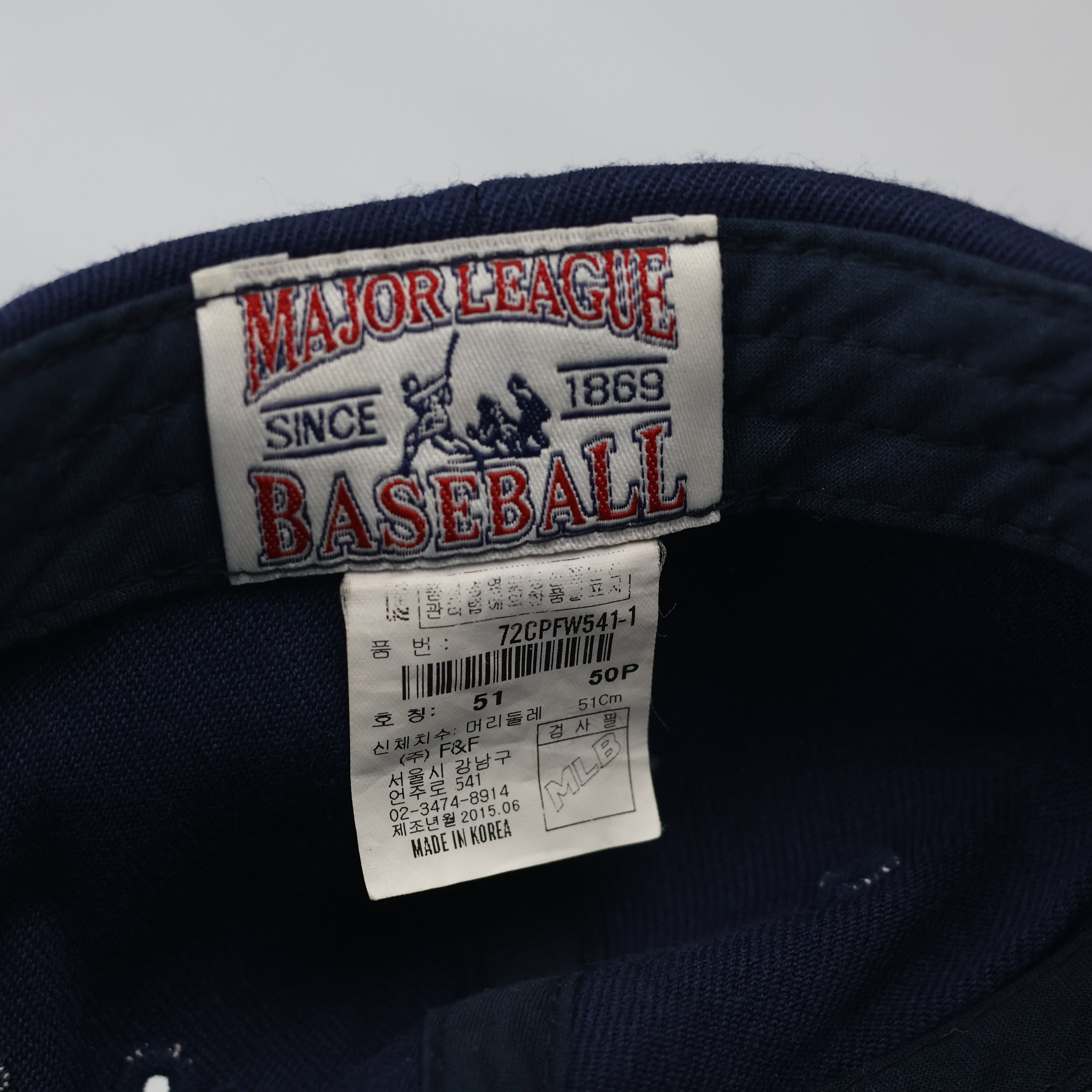 New York Yankees Embroidered Star Brim Cap - Navy Blue/Pink Snapback