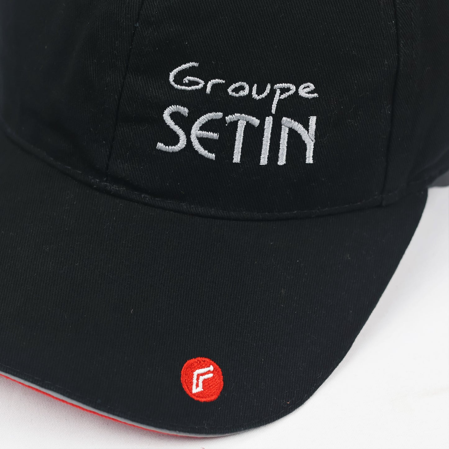 Groupe SETIN Baseball Cap – Black & Red Accents – Reflected Backstrap