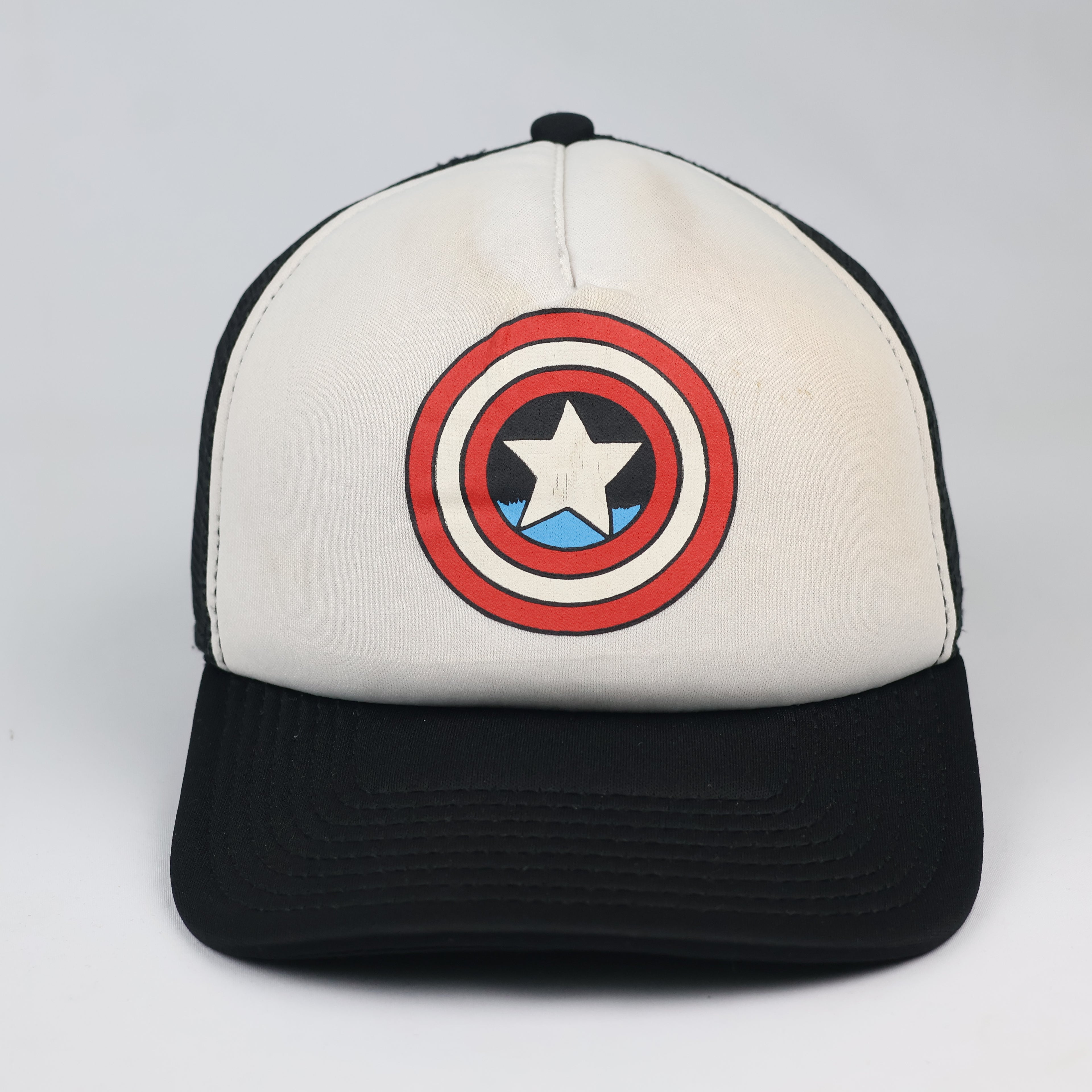 Vintage Marvel Captain America Mesh Trucker Cap - Black & White Snapback