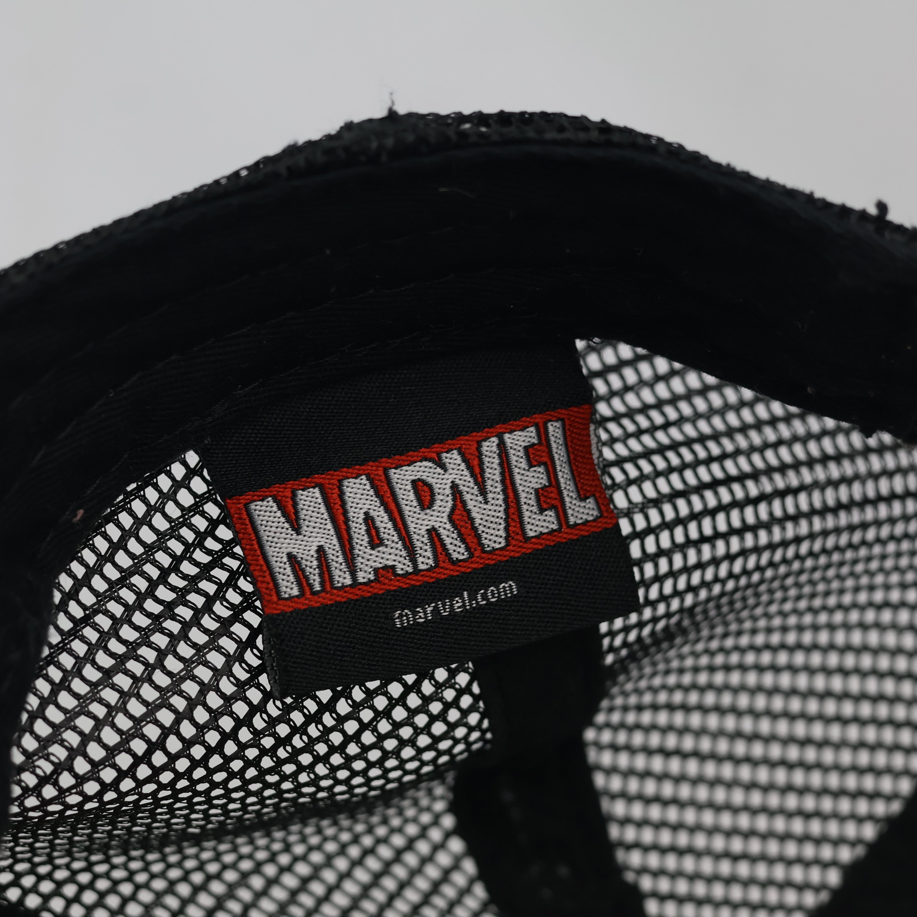 Vintage Marvel Captain America Mesh Trucker Cap - Black & White Snapback