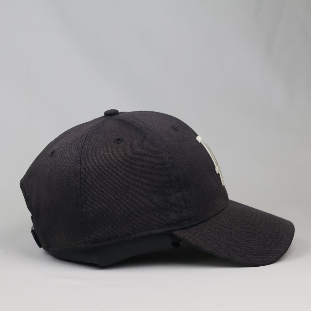 Vintage LA Dodgers Embroidered Hat - Navy Blue & Tan Underbrim Cap