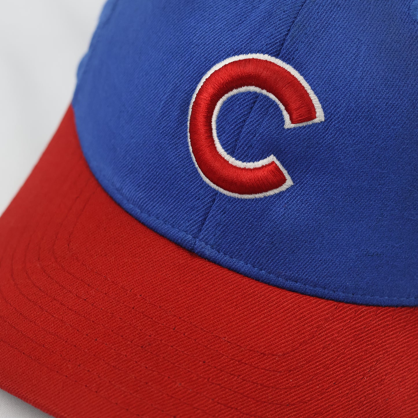 MLB Cubs Two-Tone Baseball Thrifted Cap - Blue & Red S/M Fitted Hat