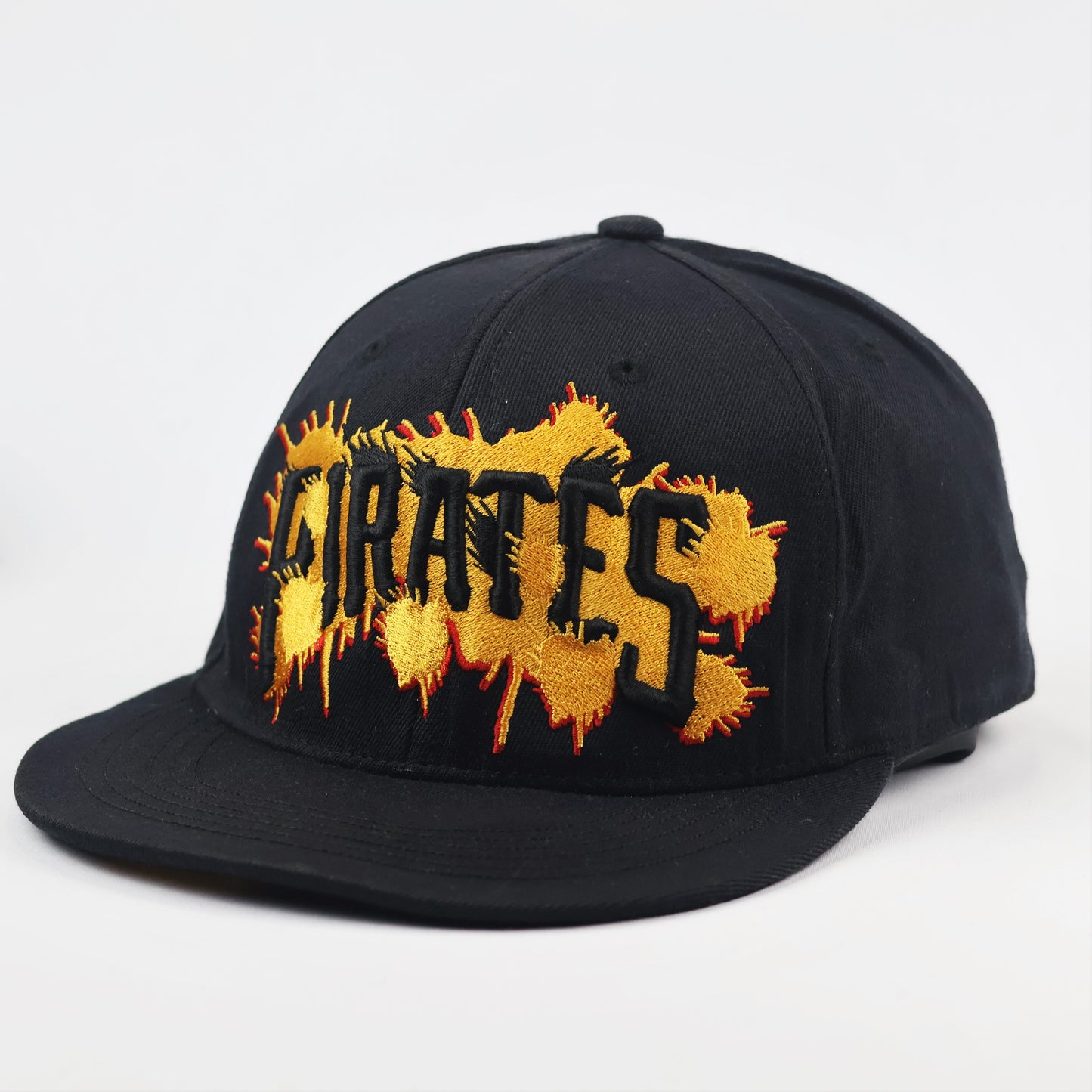 Vintage MLB Pirates Black Flat Brim Thrifted Hat - 210 Fitted by Flexfit