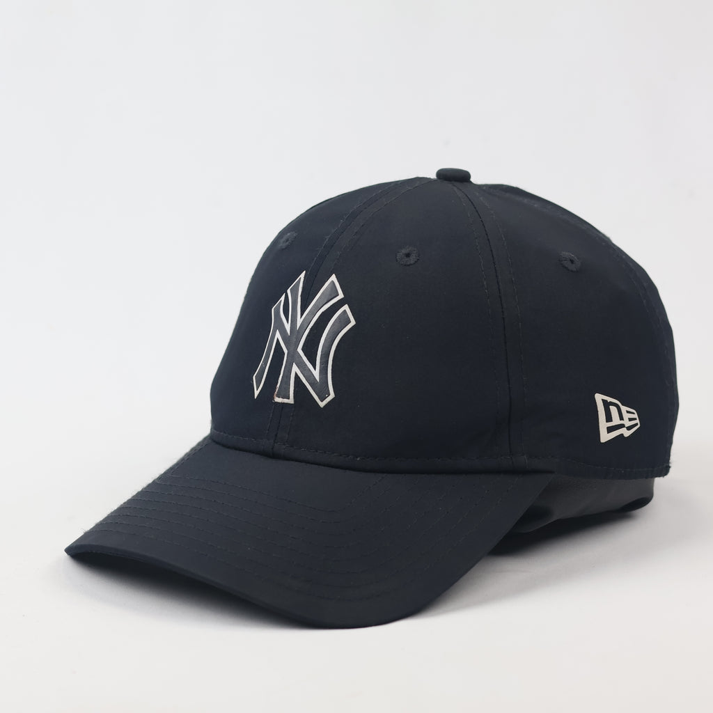 New Era 9FORTY New York Yankees Navy Blue Thrifted Adjustable Cap