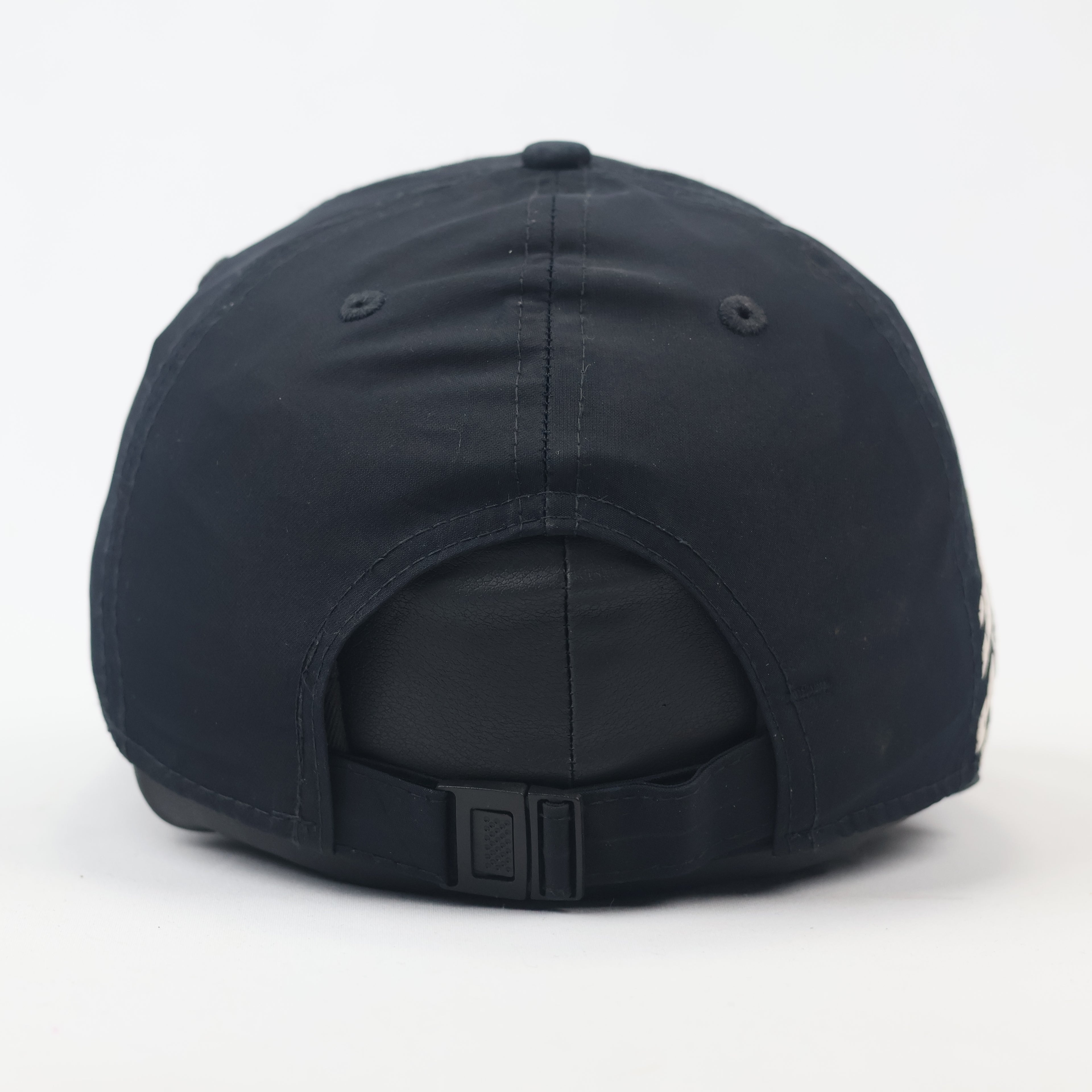 New Era 9FORTY New York Yankees Navy Blue Thrifted Adjustable Cap
