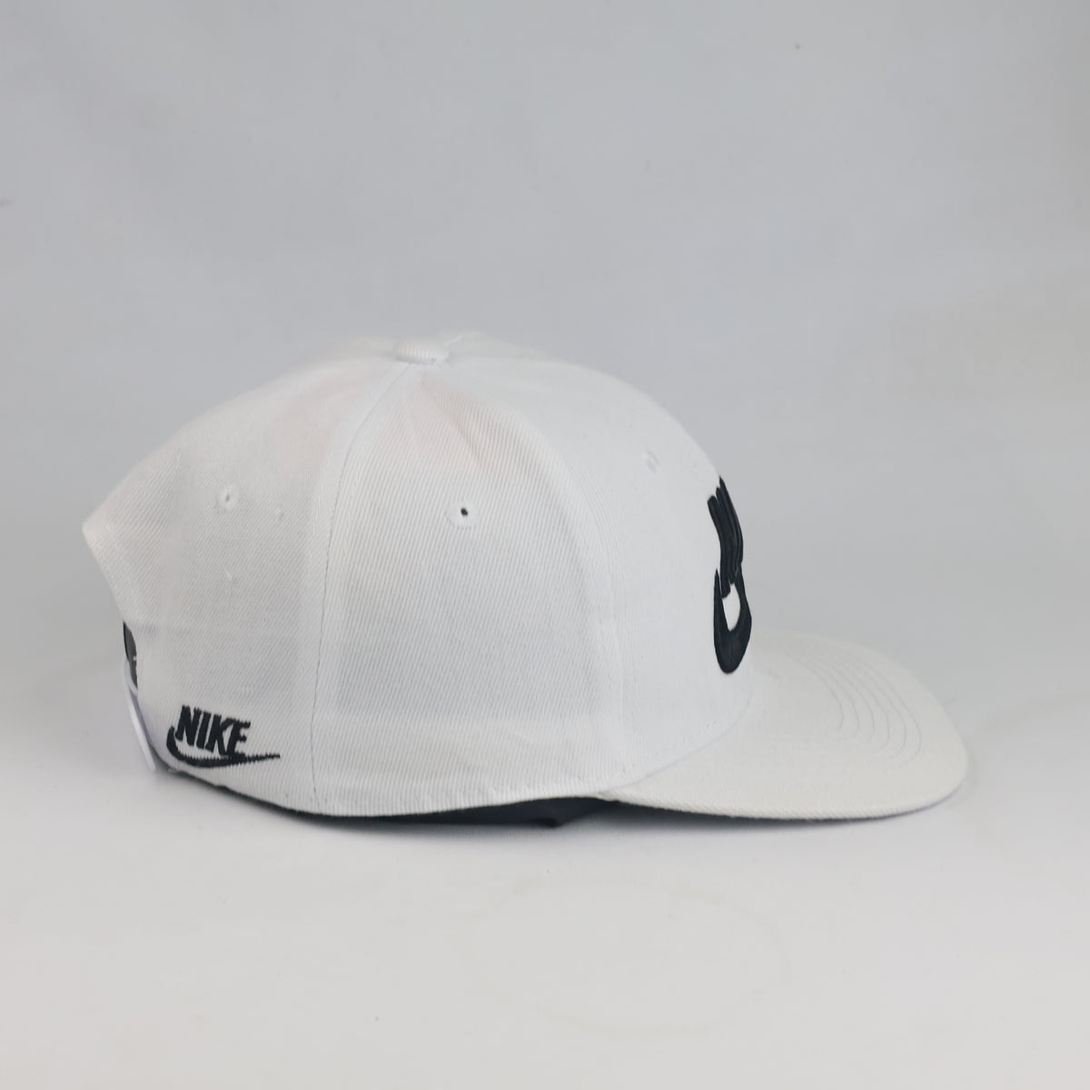 Thrifted Classic White Nike Swoosh Flat Brim Cap (58-60cm) | 10469