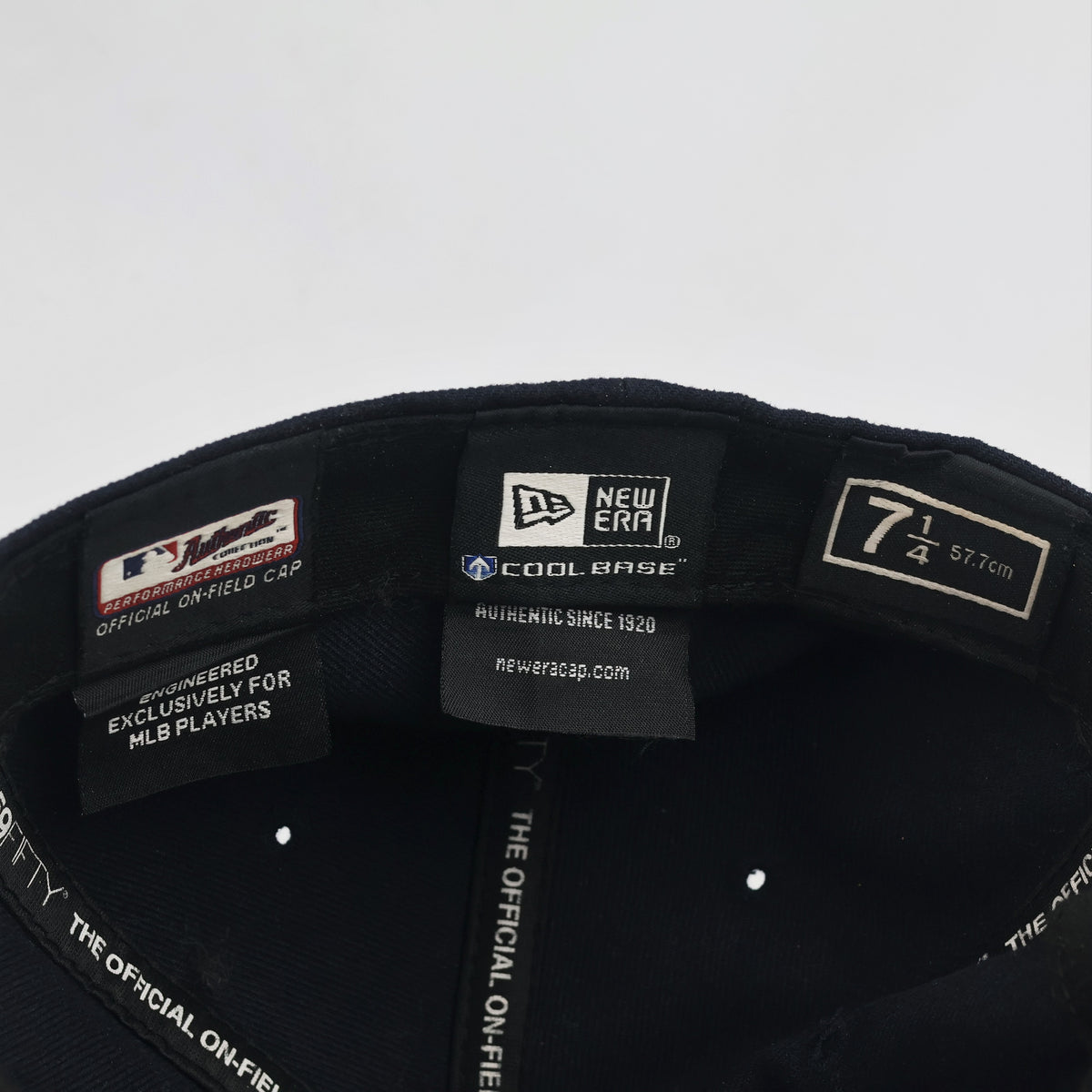 Thrifted Boston Red Sox Navy MLB Baseball Cap (57.7cm) | 10475