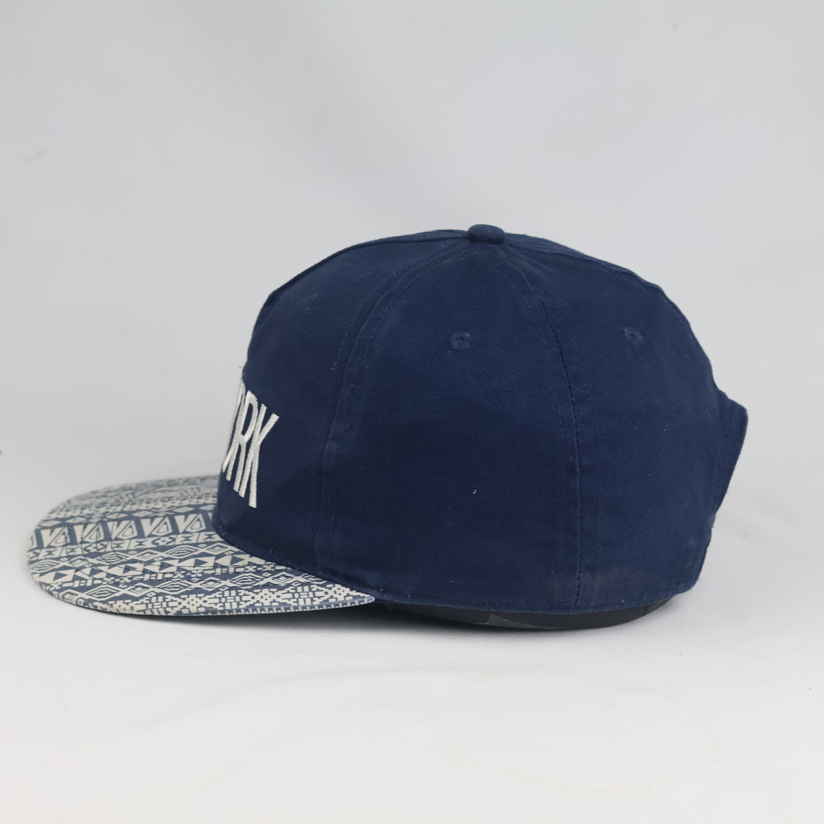 Thrifted New York Embroidered Geometric Flat Brim Cap (56-57cm) | 10511