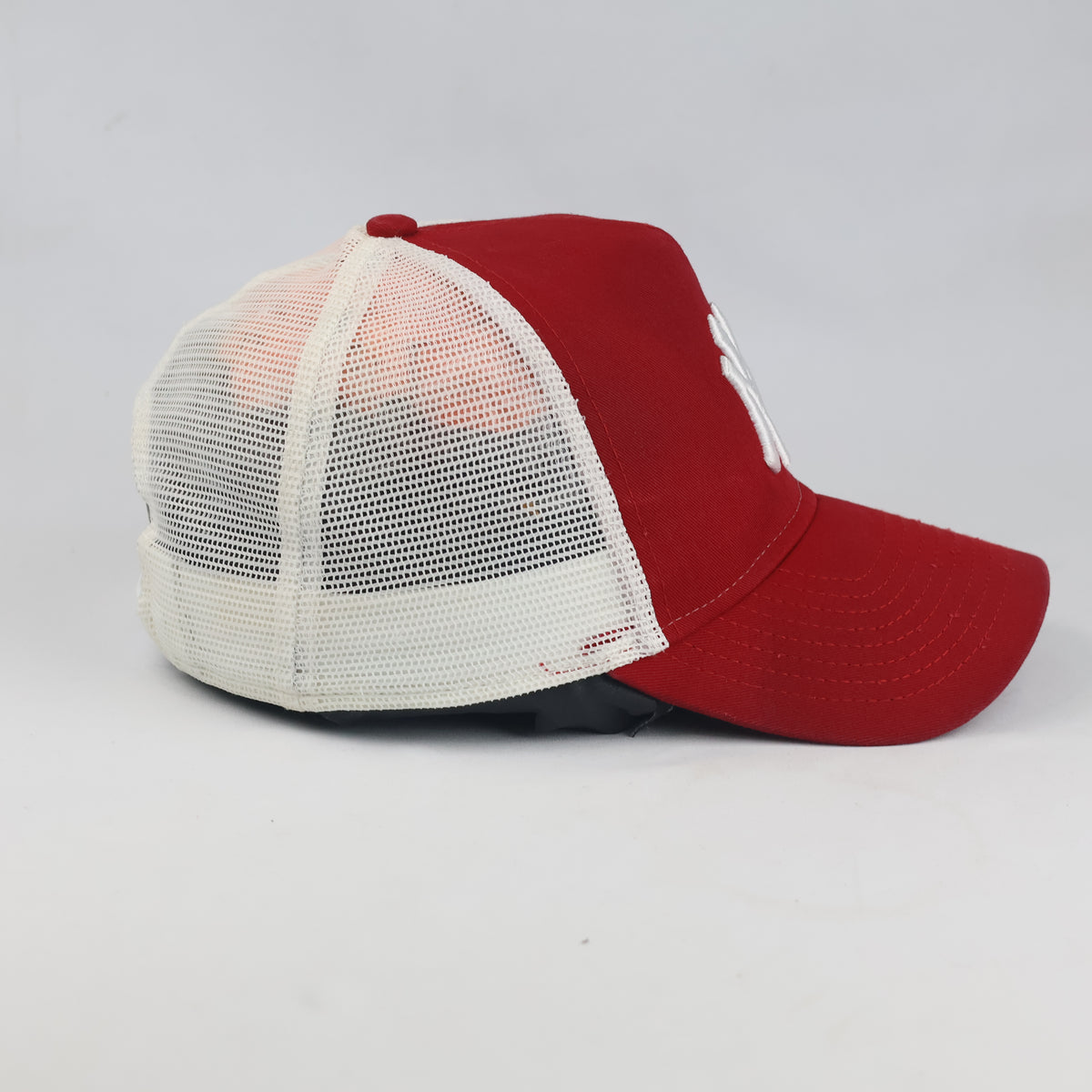 Thrifted New York Yankees Red & White Snapback Cap (56-58cm) | 10523