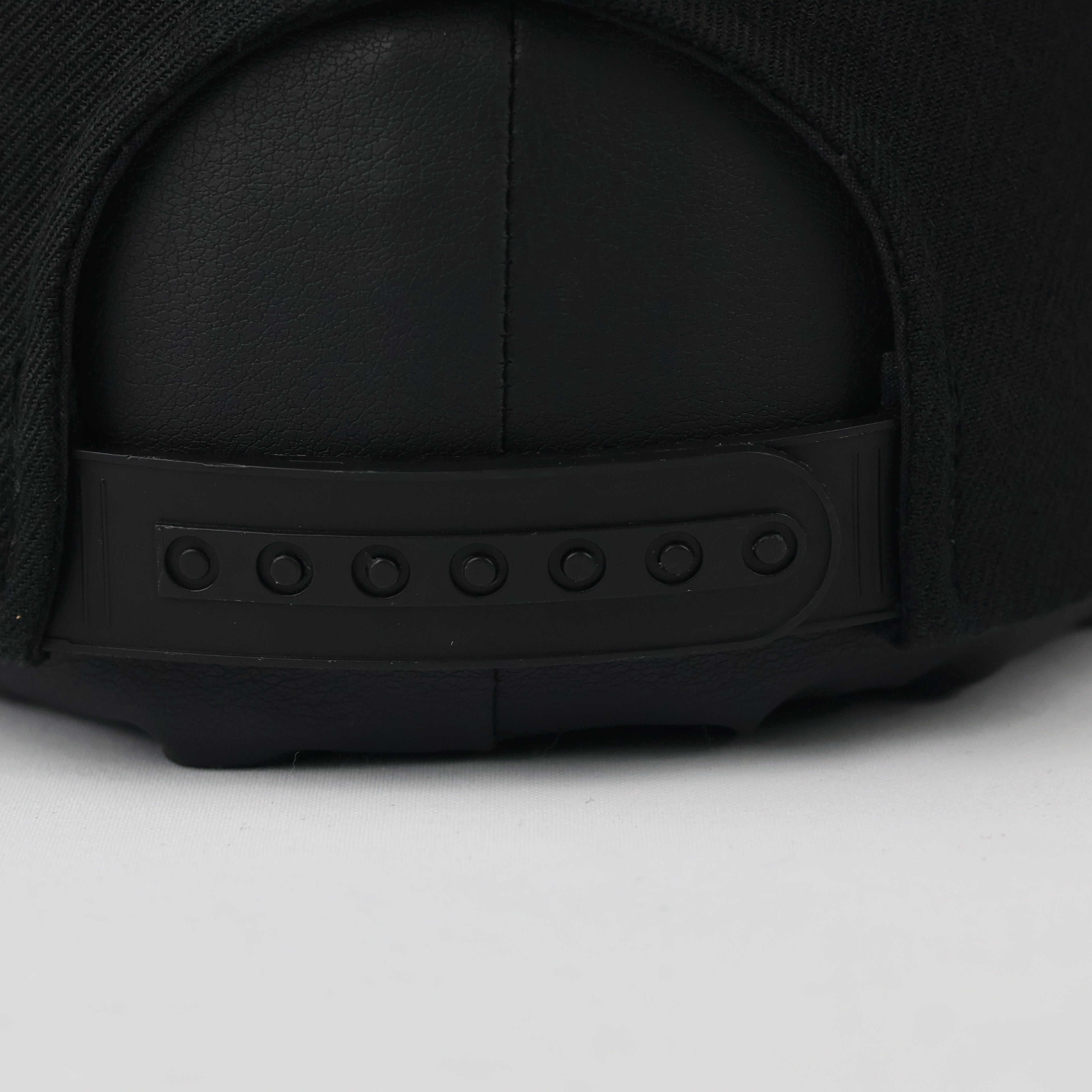 Thrifted NY Yankees Metal Logo Cap | Gold Spellout Snapback