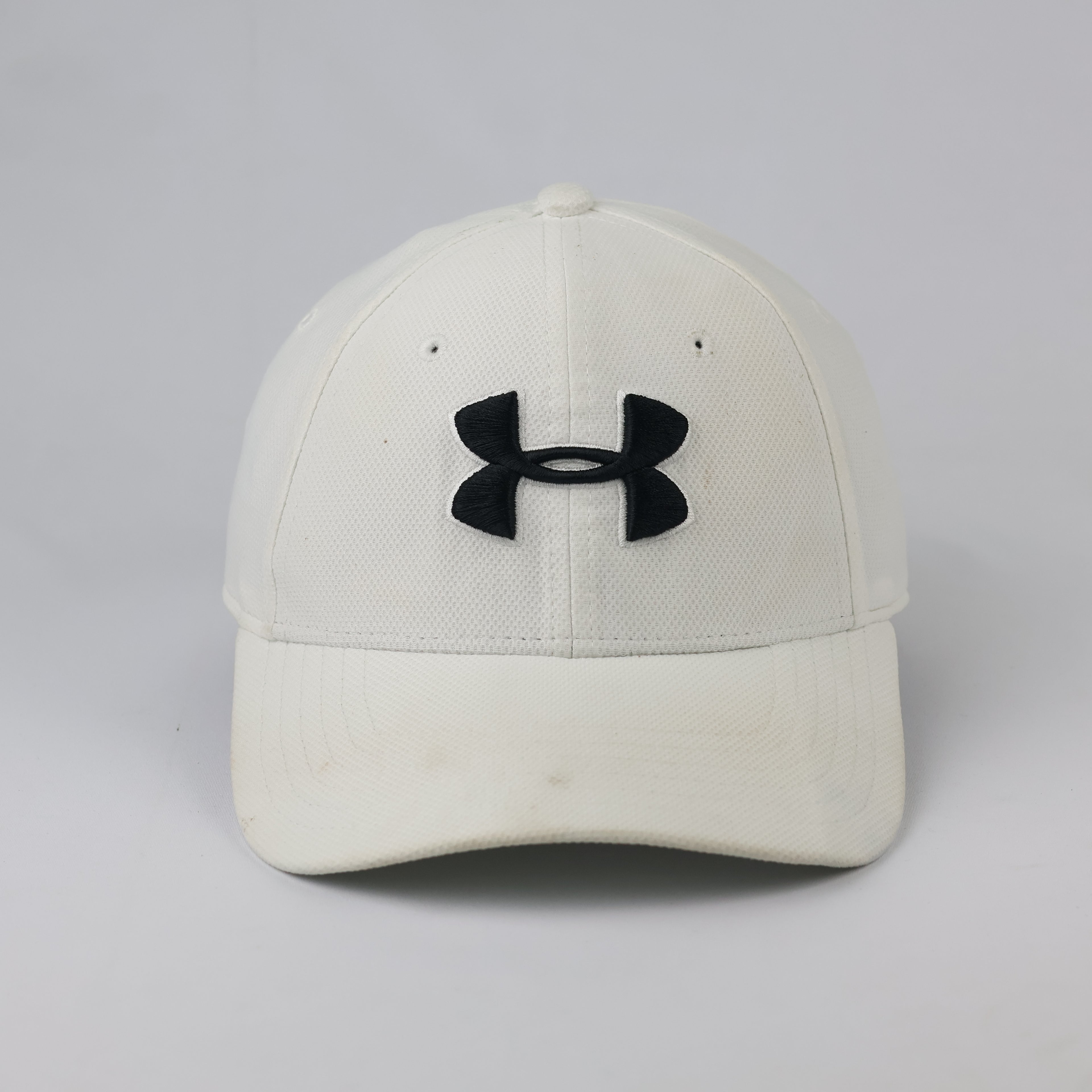 Thrifted Under Armour UA Classic Fit Cap | White & Black