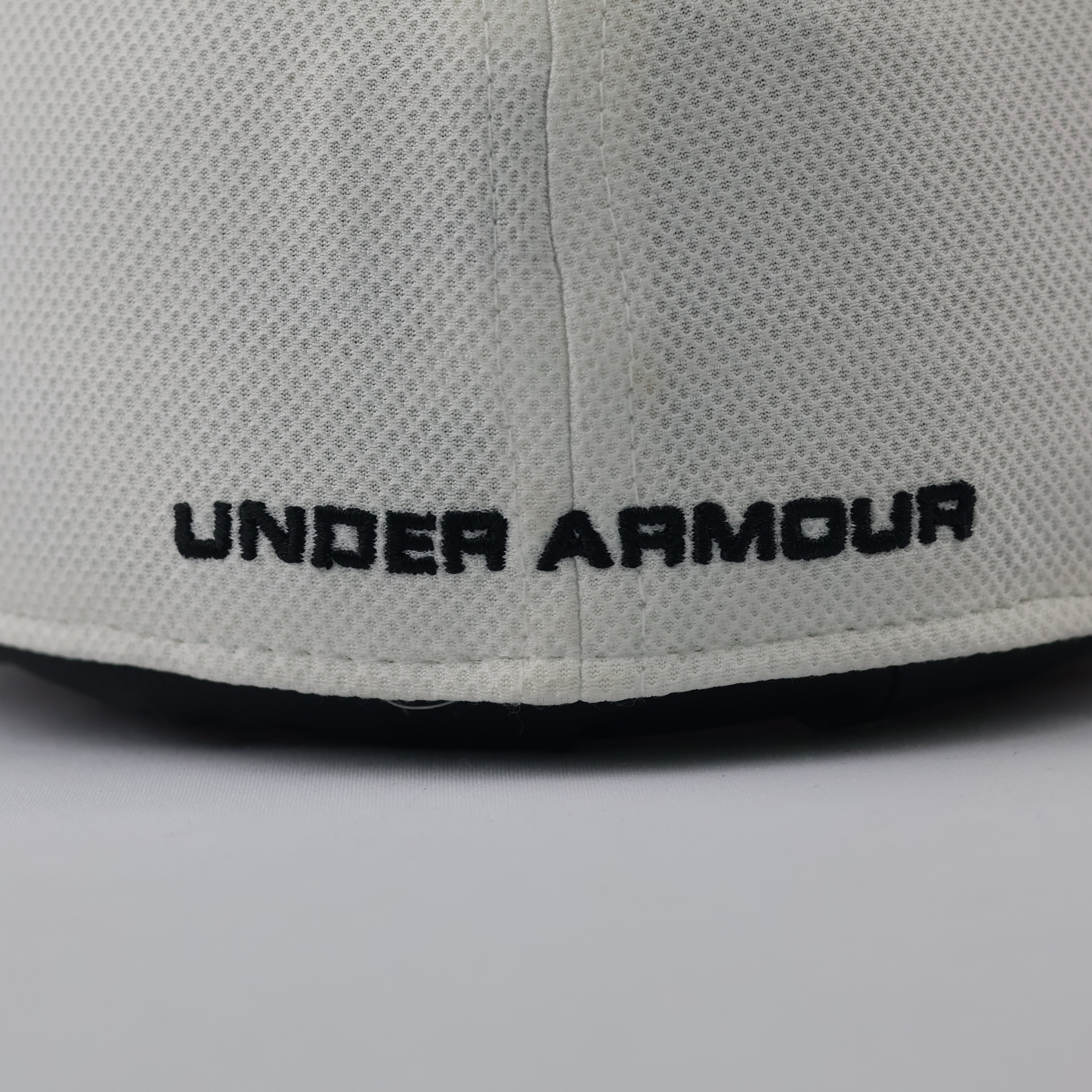 Thrifted Under Armour UA Classic Fit Cap | White & Black