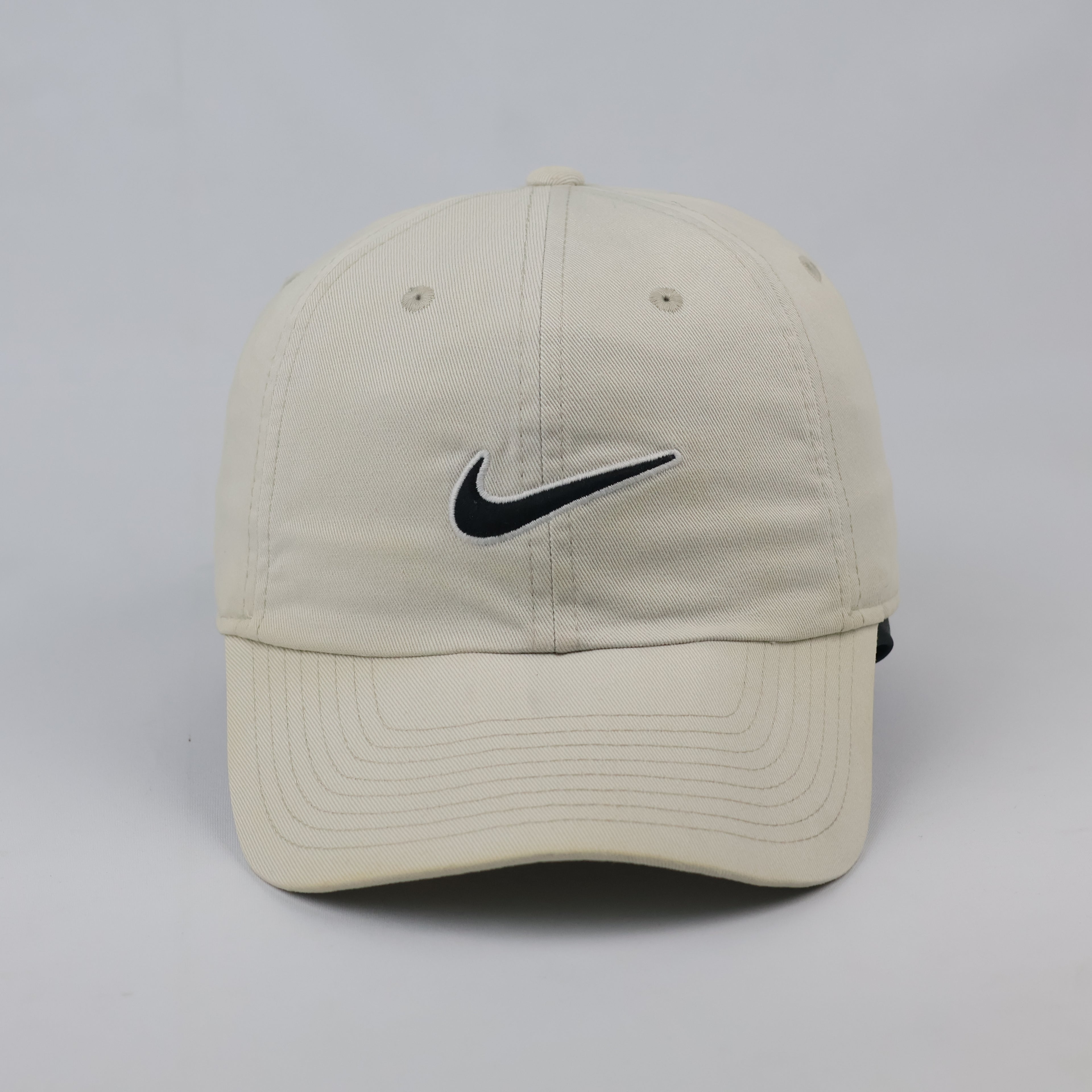 Thrifted Nike Heritage 86 Off-White Cap | Adjustable Strapback