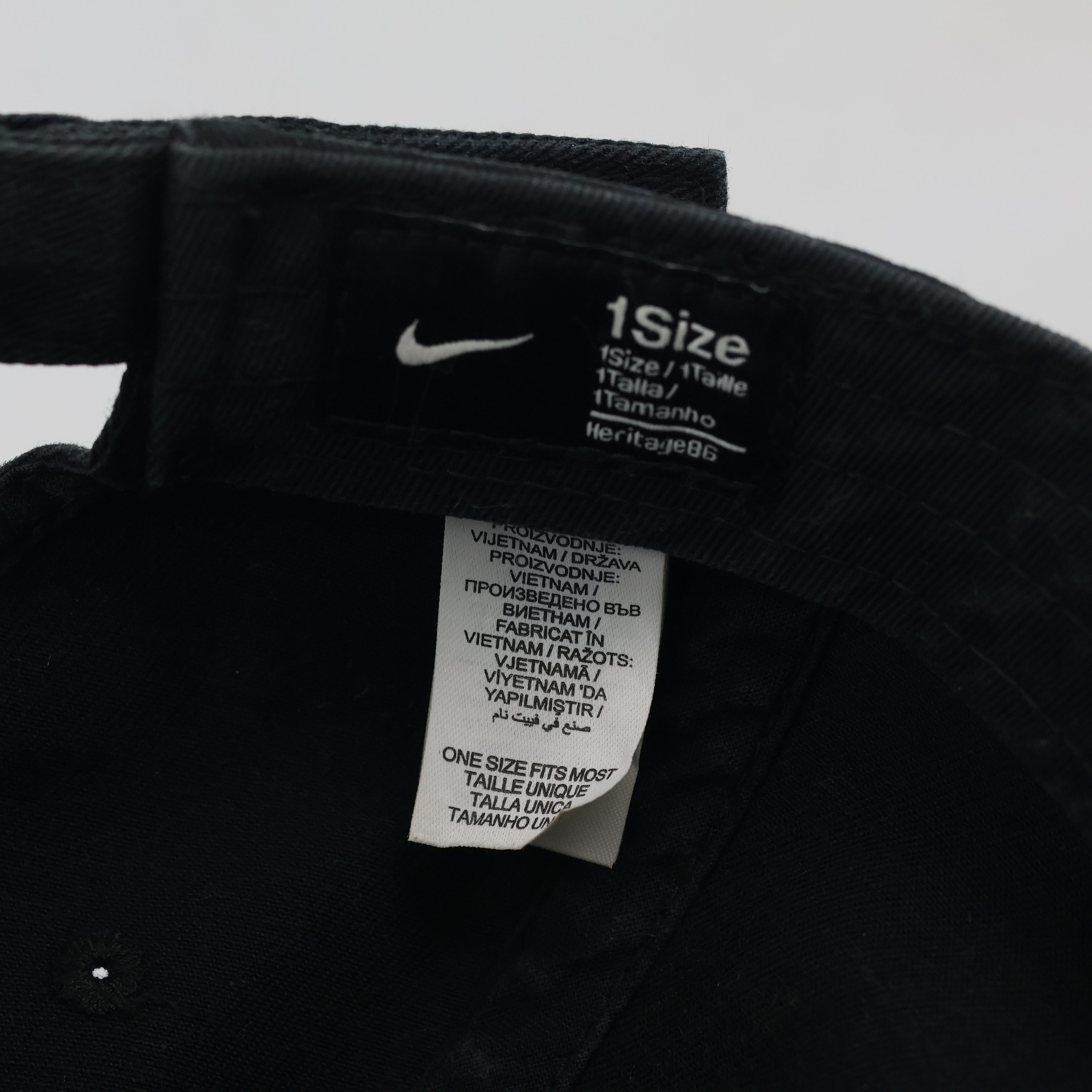 Thrifted Nike Heritage 86 Black Cap | Adjustable Strapback