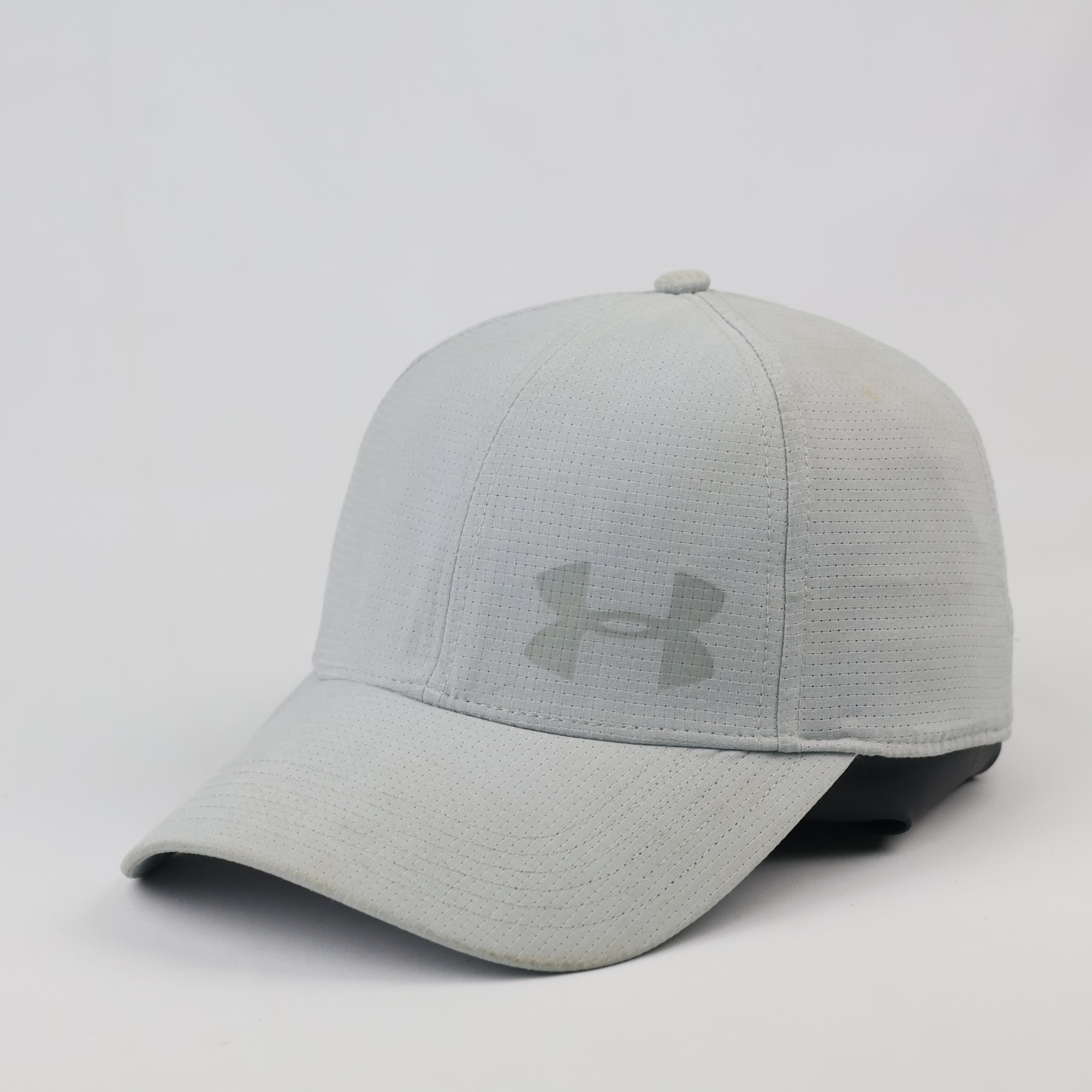 Thrifted Under Armour Micro-Mesh Performance Cap | Grey M/L